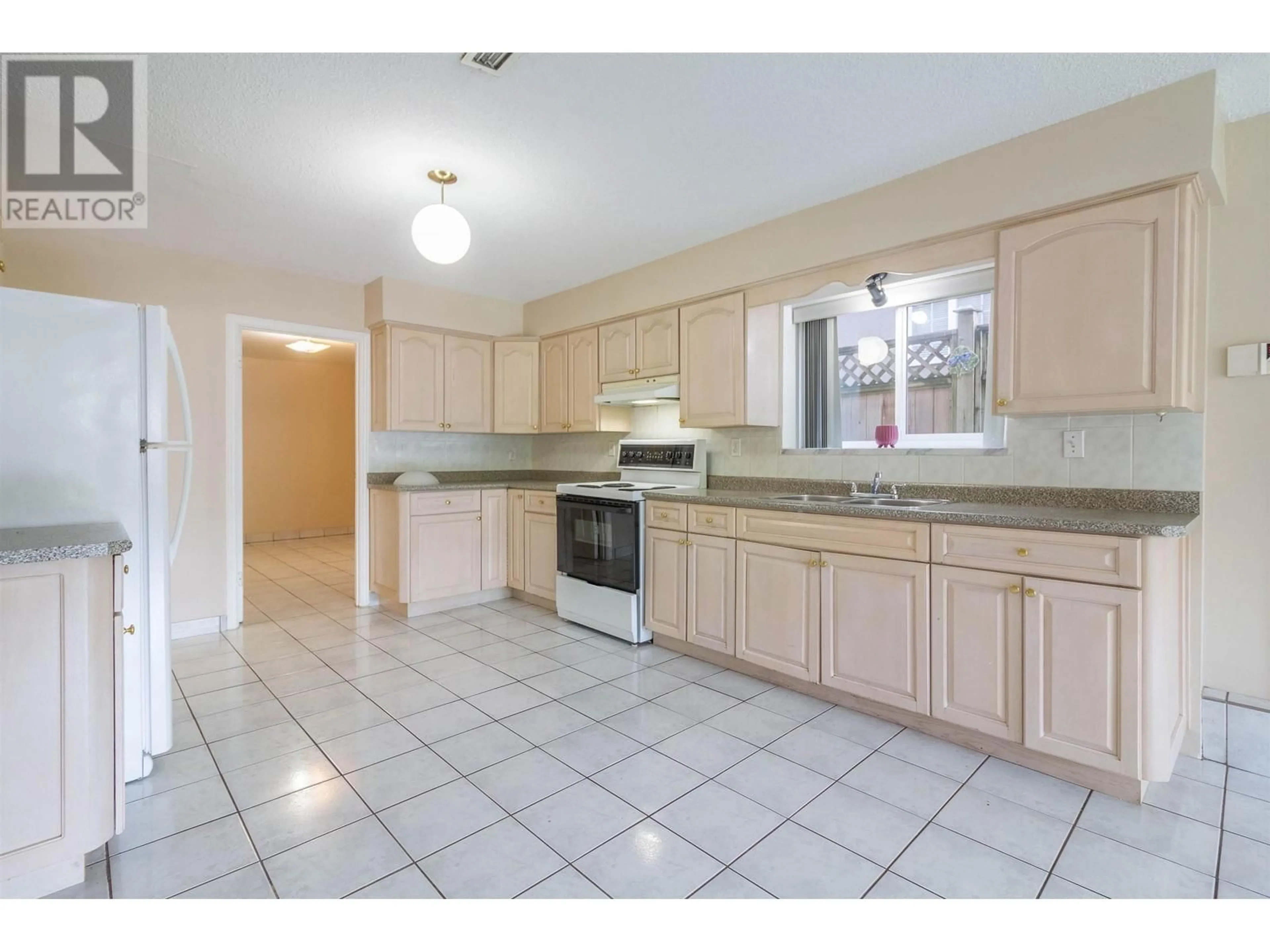 Standard kitchen, ceramic/tile floor for 4651 GEORGIA STREET, Burnaby British Columbia V5C2V6