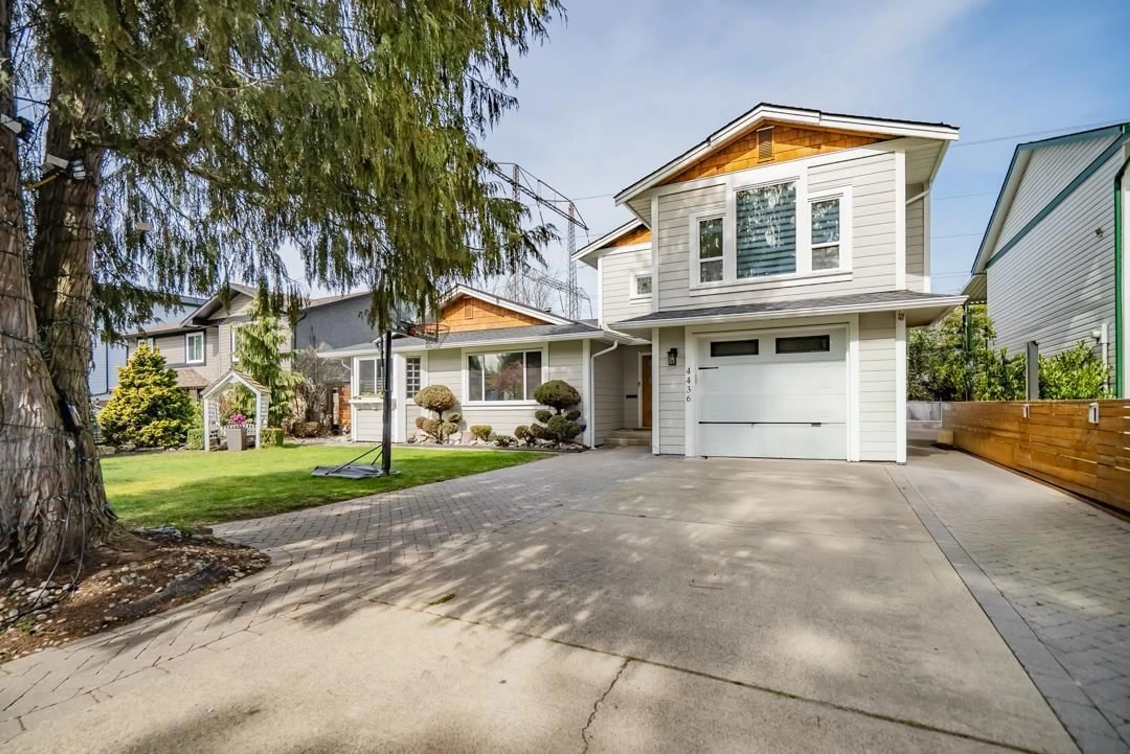 Home with vinyl exterior material, street for 4436 203, Langley British Columbia V3A6P7