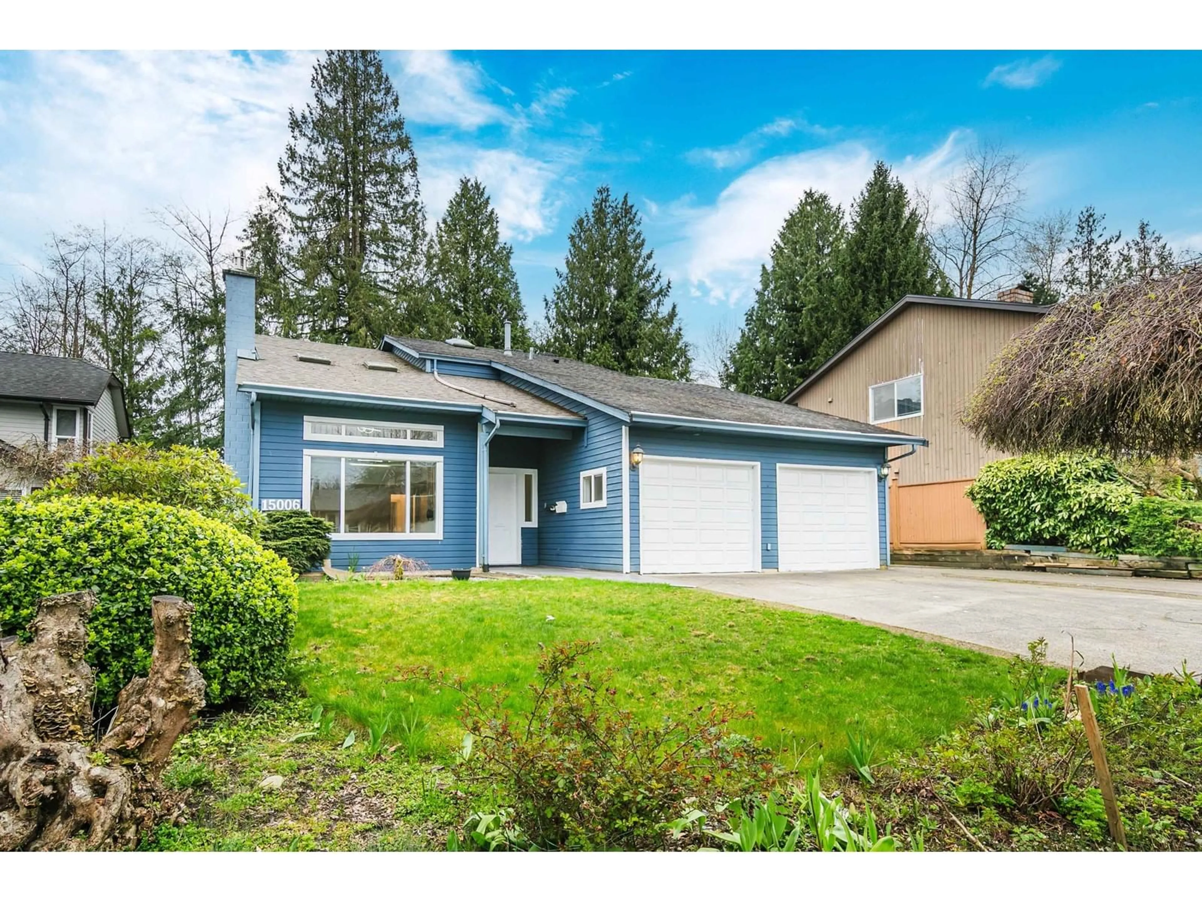 Home with vinyl exterior material, street for 15006 99A, Surrey British Columbia V3R7N1