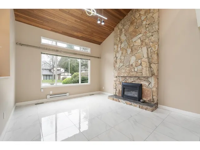 15006 99A AVENUE, Surrey 4