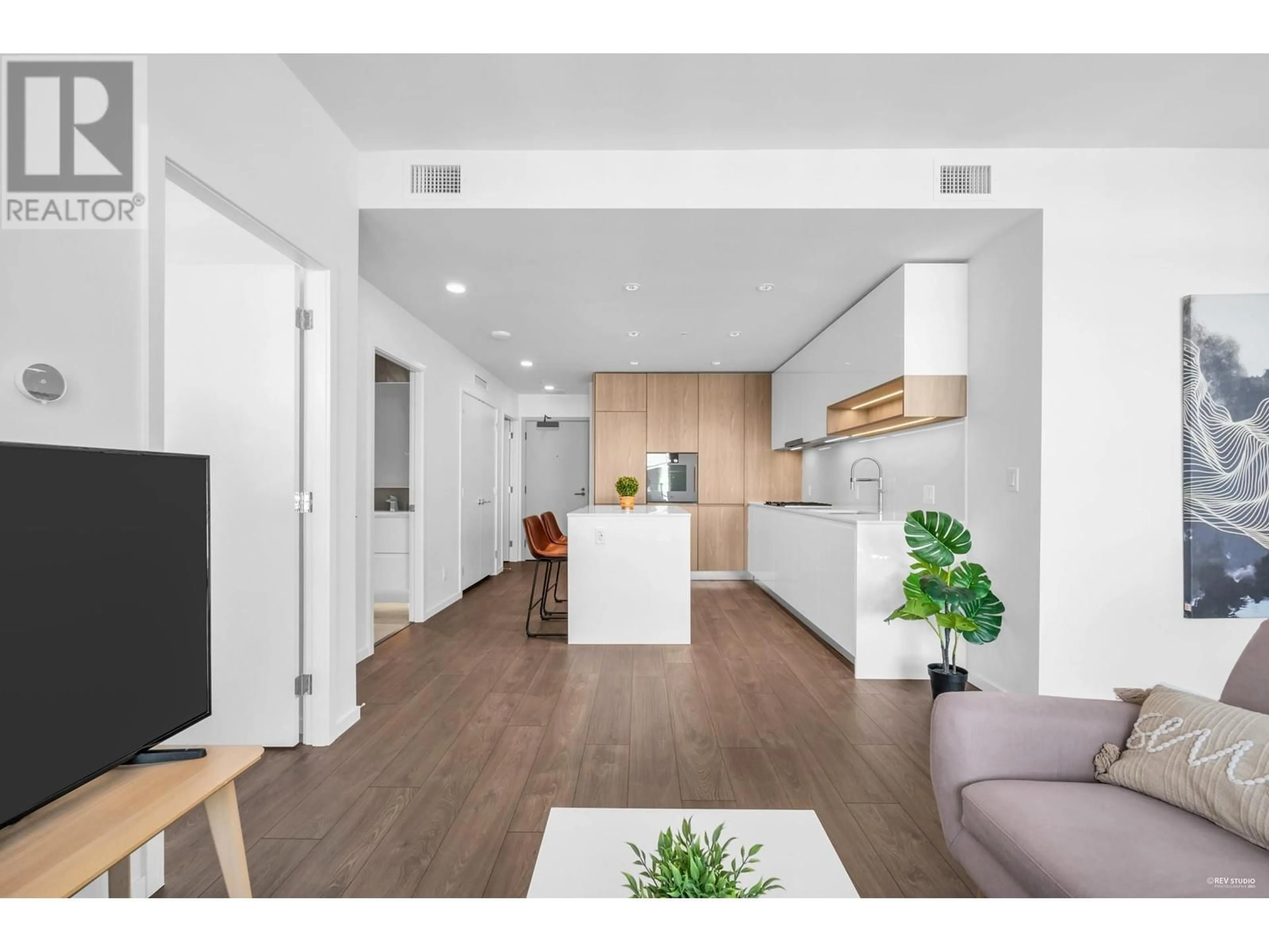 Open concept kitchen, wood/laminate floor for 1103 - 6788 MINORU BOULEVARD, Richmond British Columbia V6Y0M6