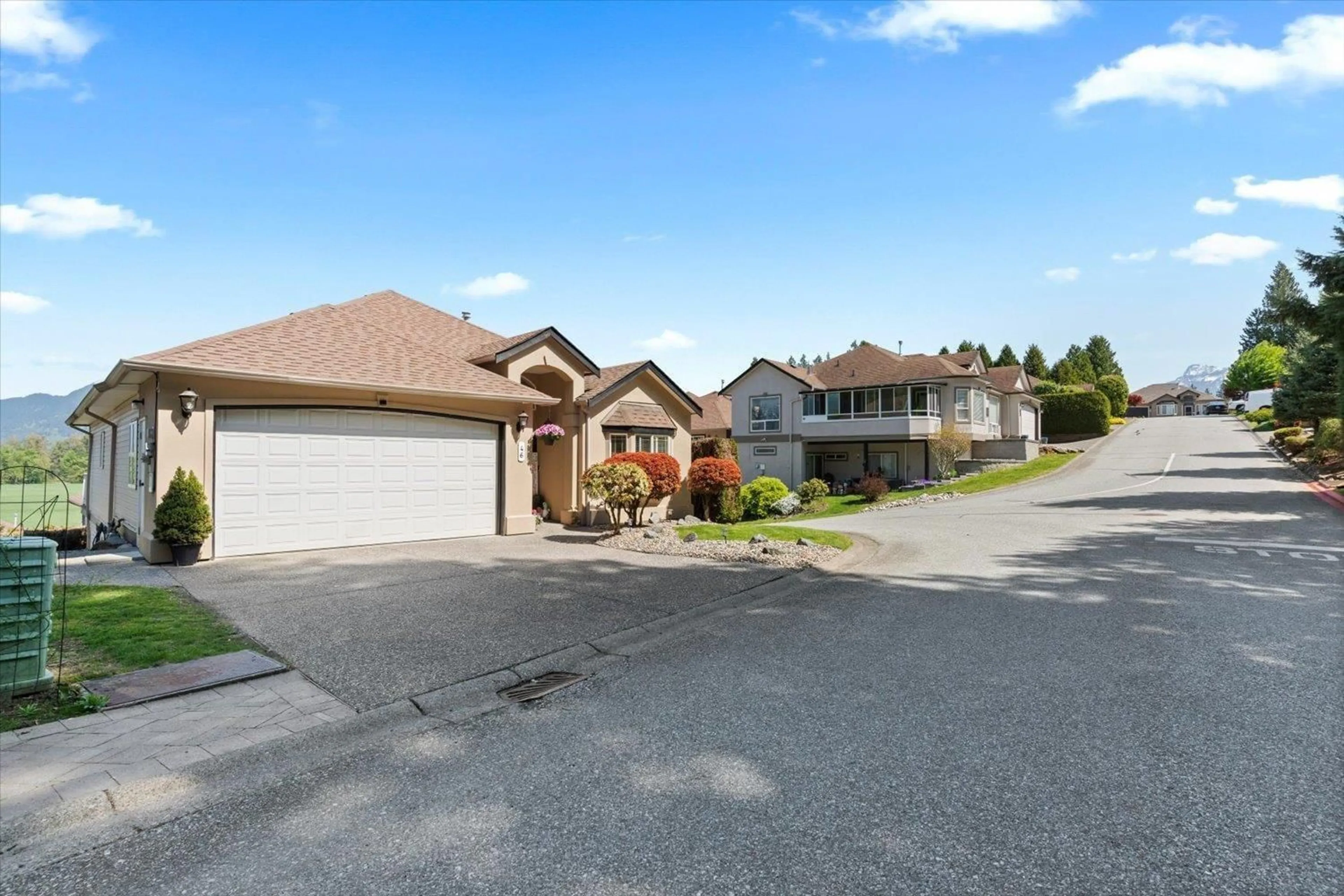 A pic from outside/outdoor area/front of a property/back of a property/a pic from drone, street for 46 - 47470 CHARTWELL DRIVE, Chilliwack British Columbia V2P8A2