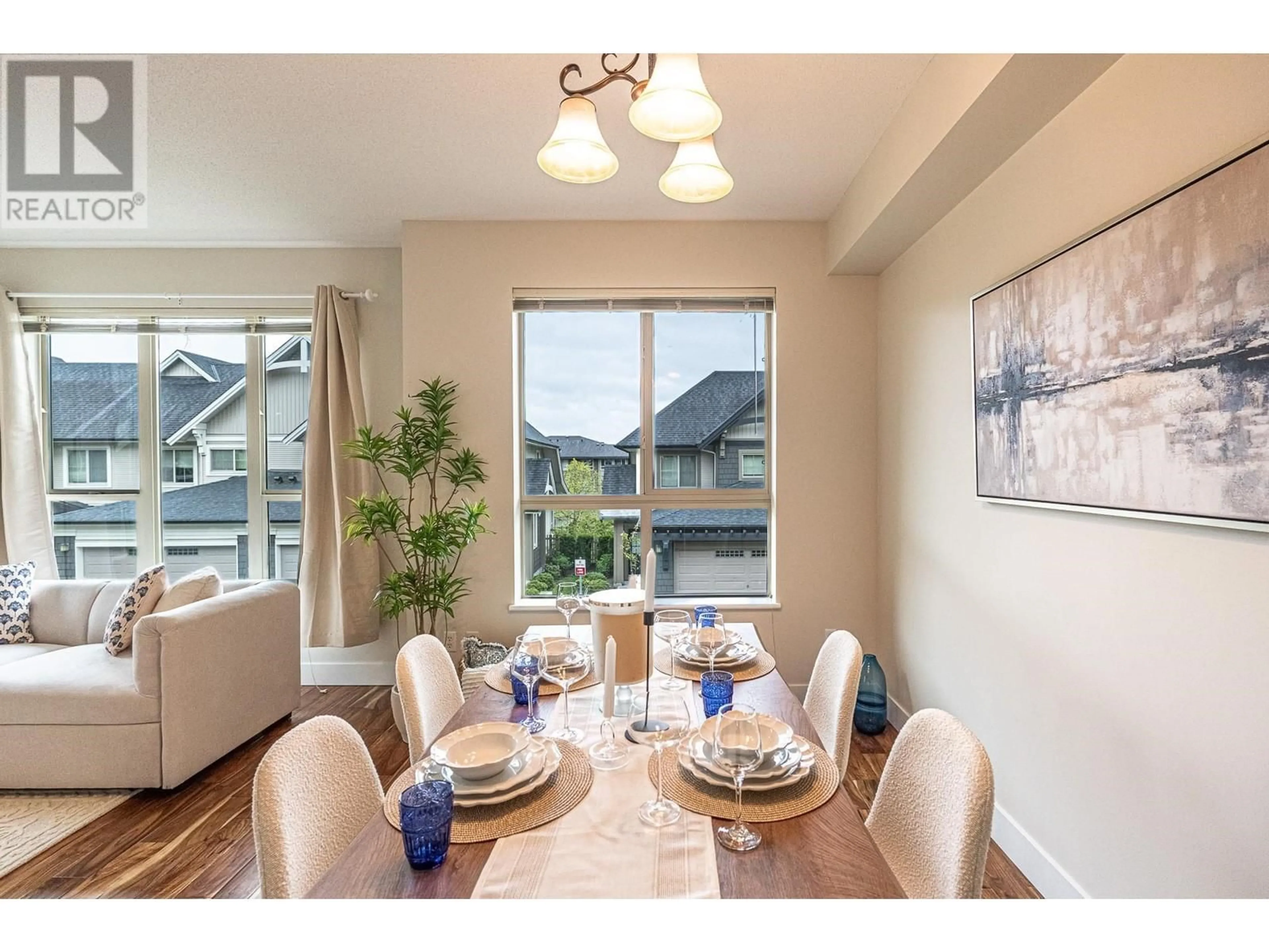 Dining room, wood/laminate floor for 227 - 3105 DAYANEE SPRINGS BOULEVARD, Coquitlam British Columbia V3E0C2