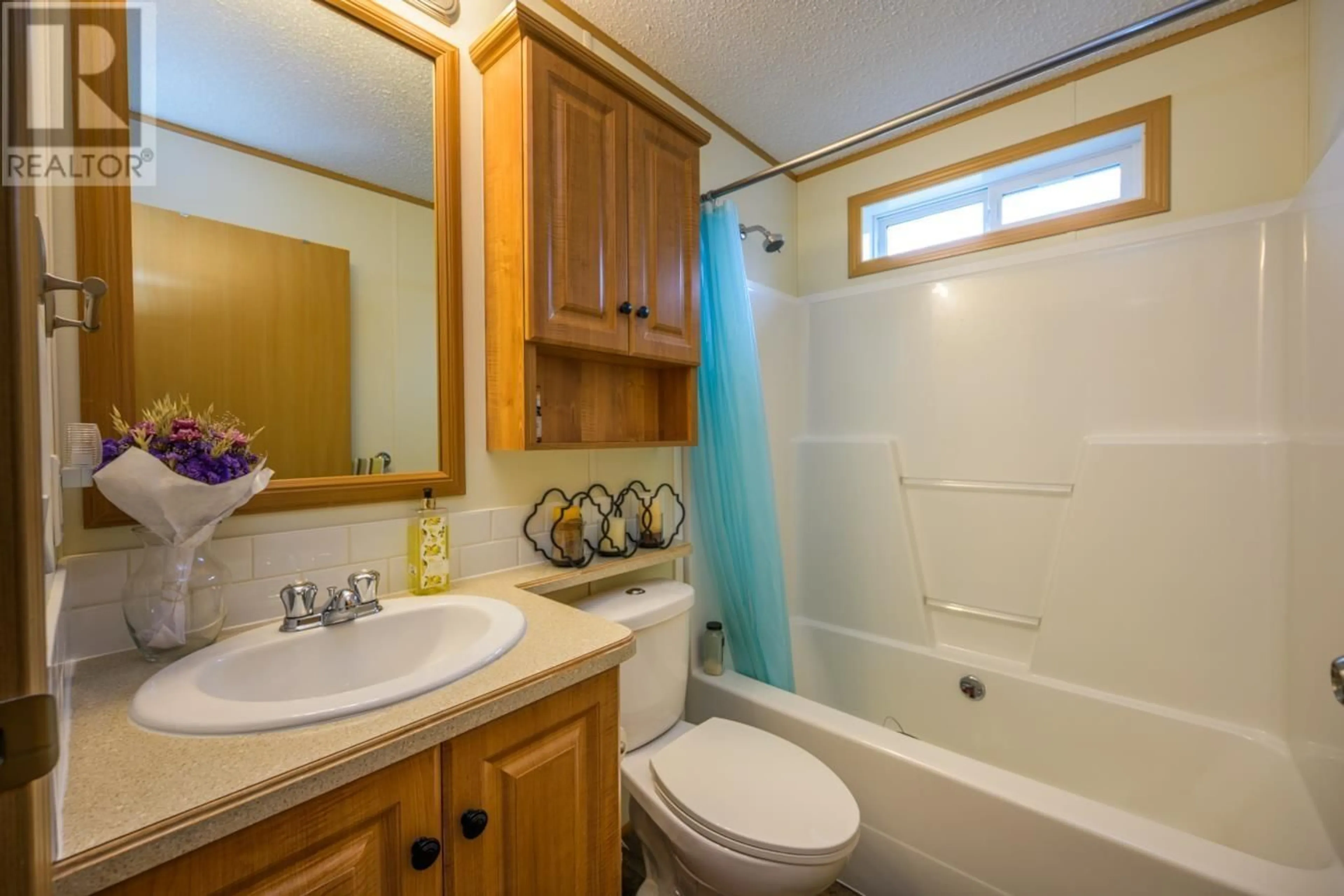 Standard bathroom, ceramic/tile floor for 16 - 6100 DAKELH, Prince George British Columbia V2N4R1