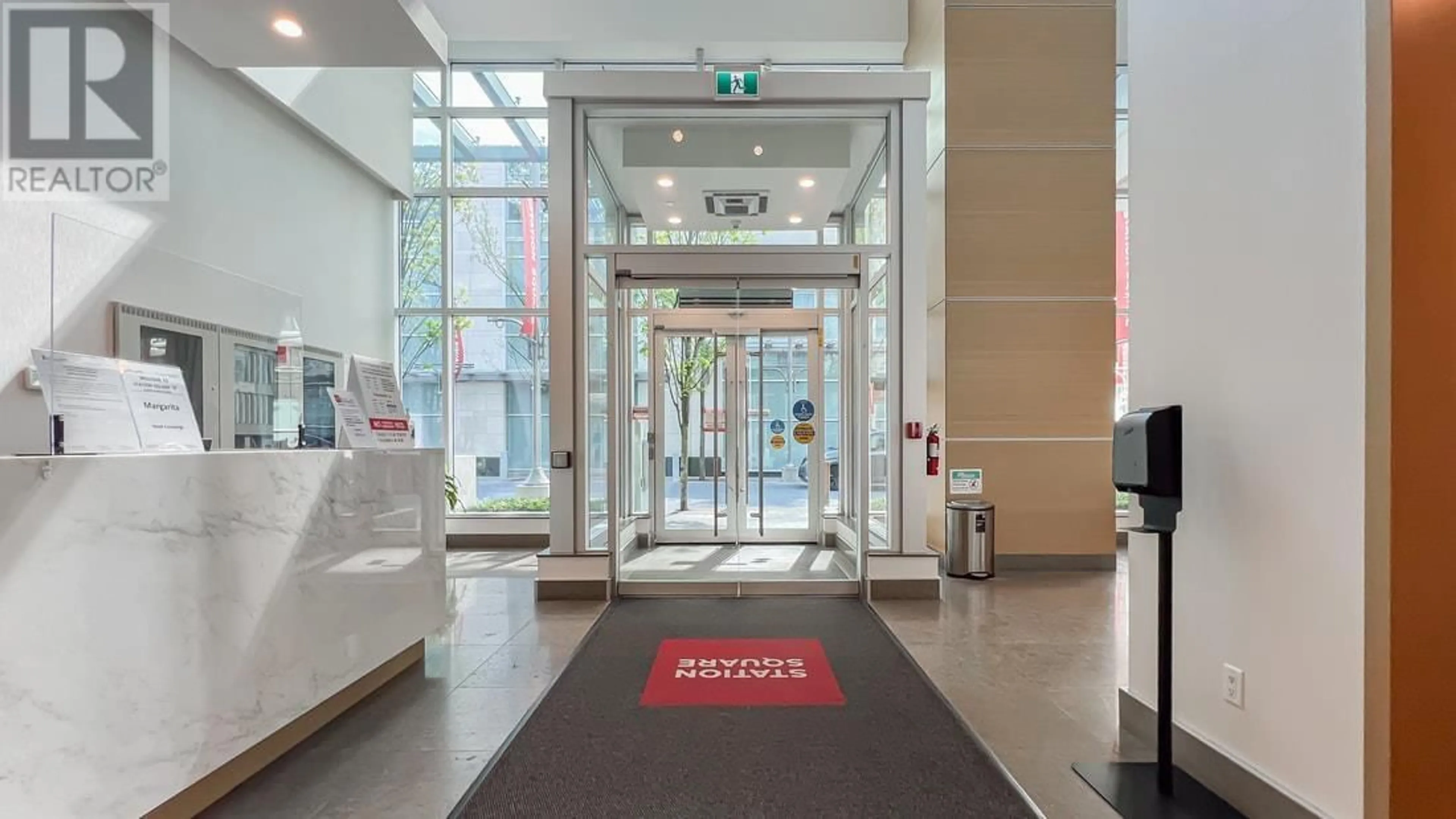 Indoor foyer for 3503 - 4670 ASSEMBLY WAY, Burnaby British Columbia V5H0H3
