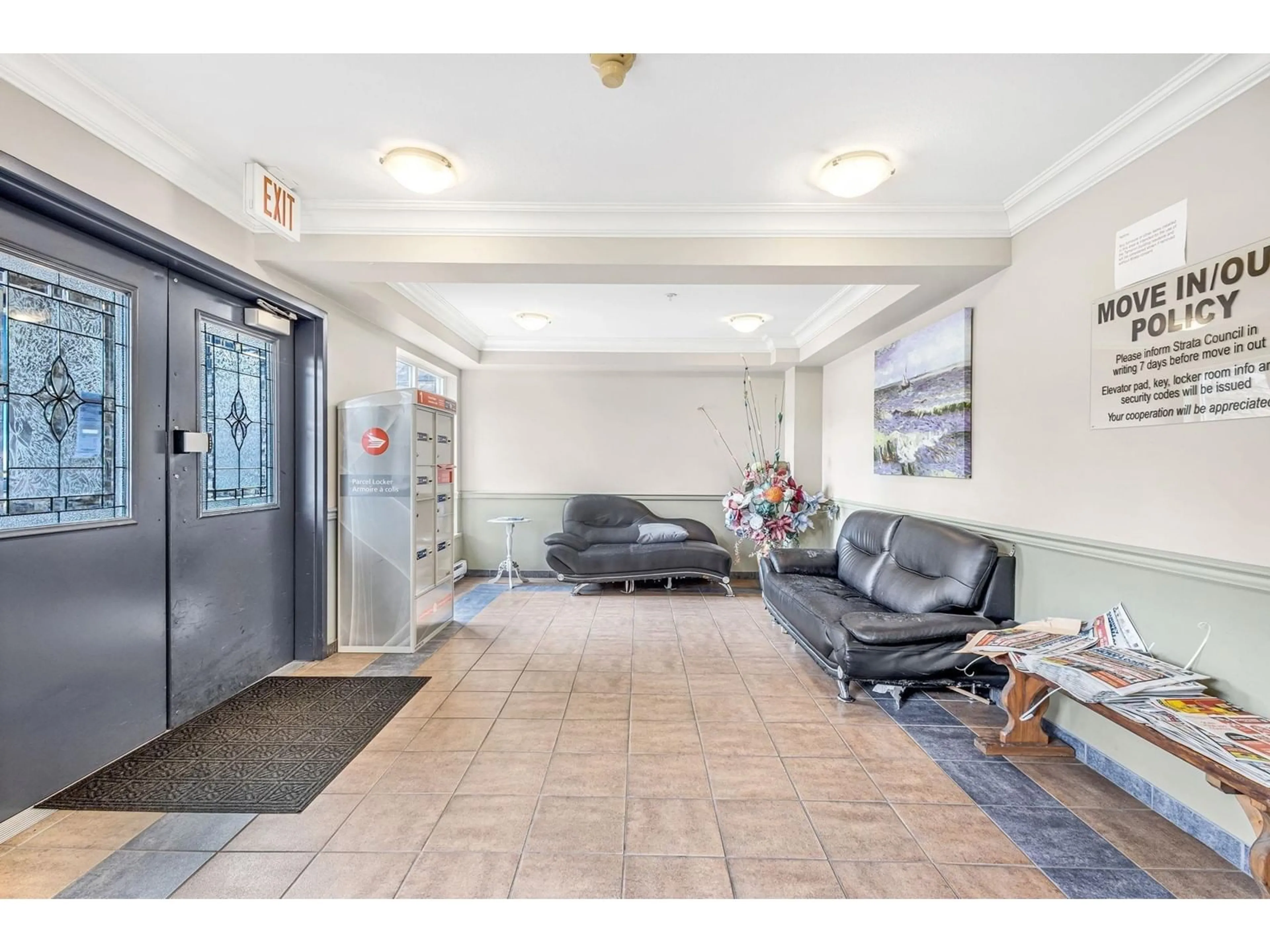 Lobby for 207 - 12083 92A, Surrey British Columbia V3V8C8