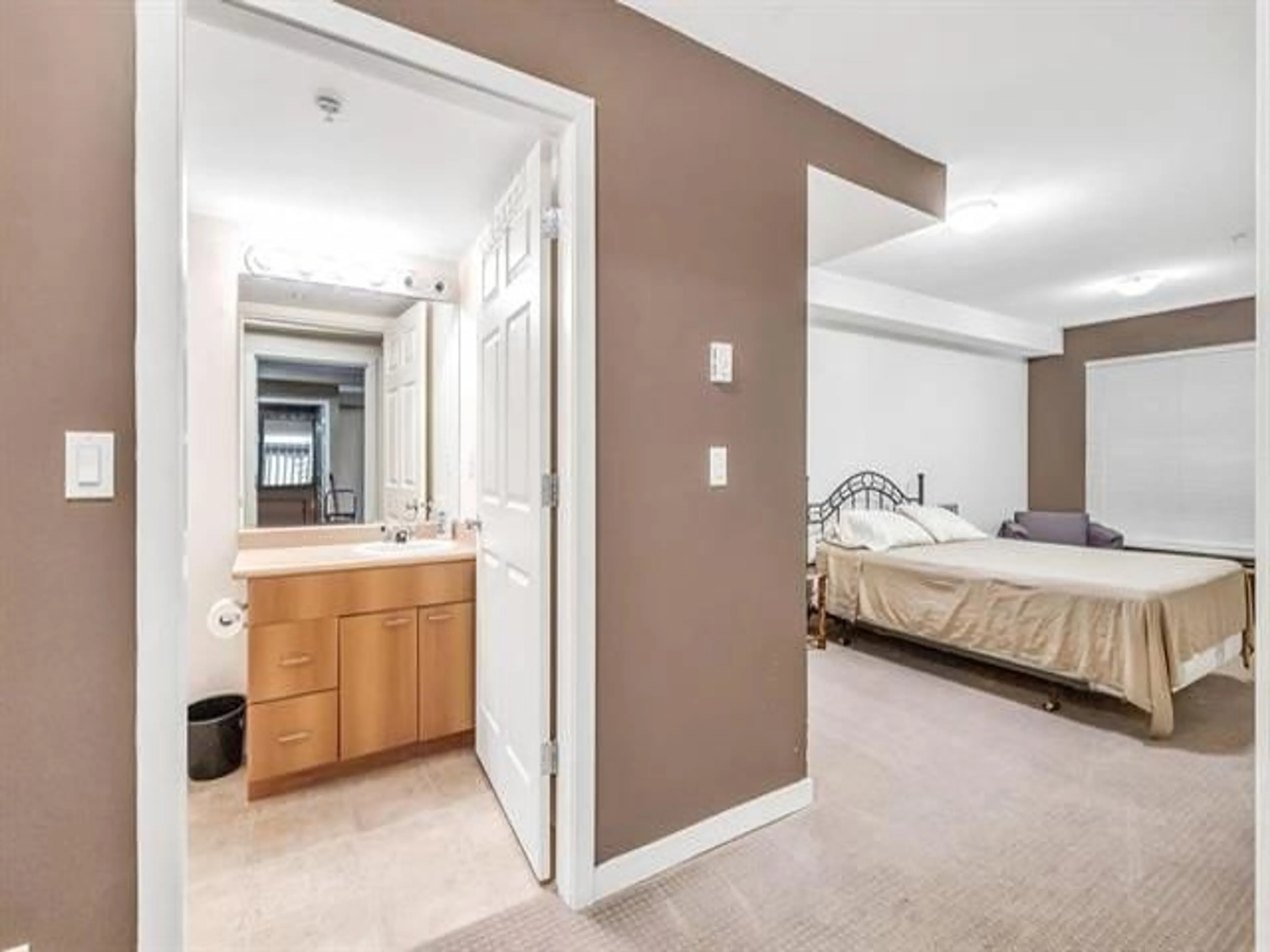 Unknown for 207 - 12083 92A, Surrey British Columbia V3V8C8