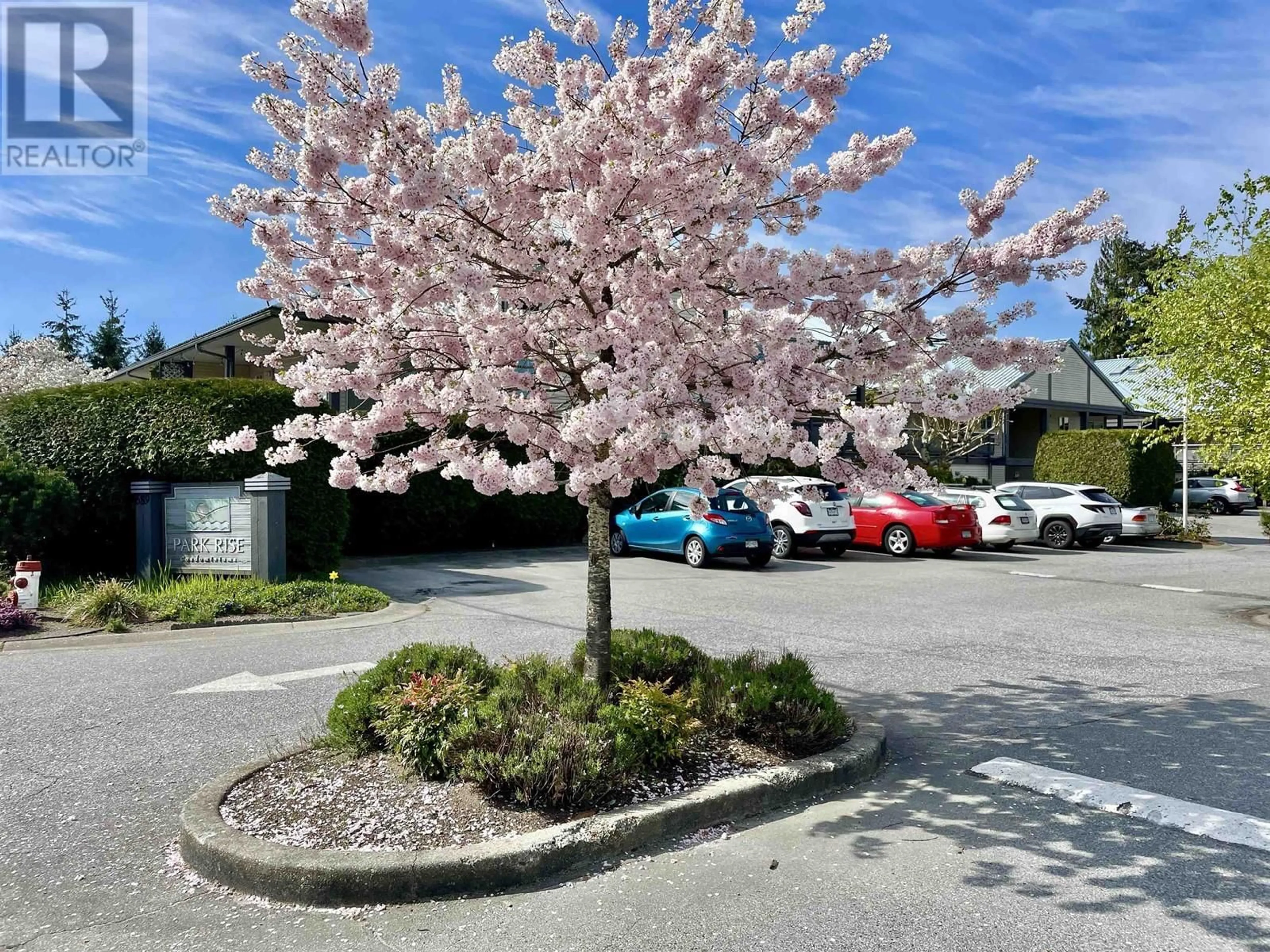 Parking for 35 - 689 PARK ROAD, Gibsons British Columbia V0N1V7