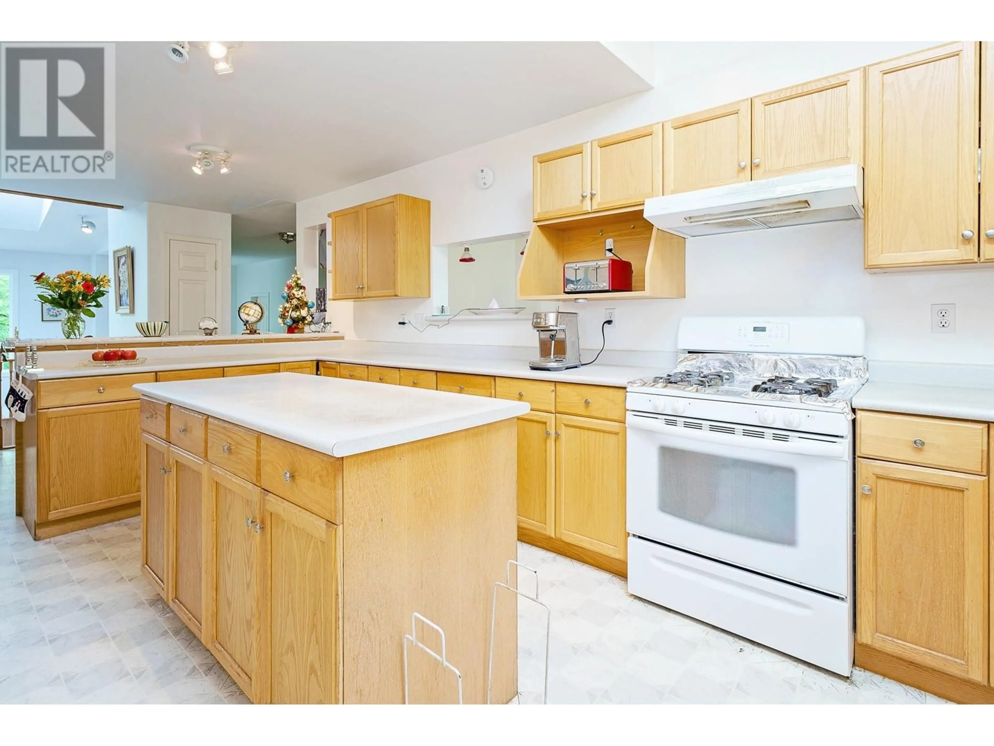 Standard kitchen, unknown for 11885 264 STREET, Maple Ridge British Columbia V2W1P9