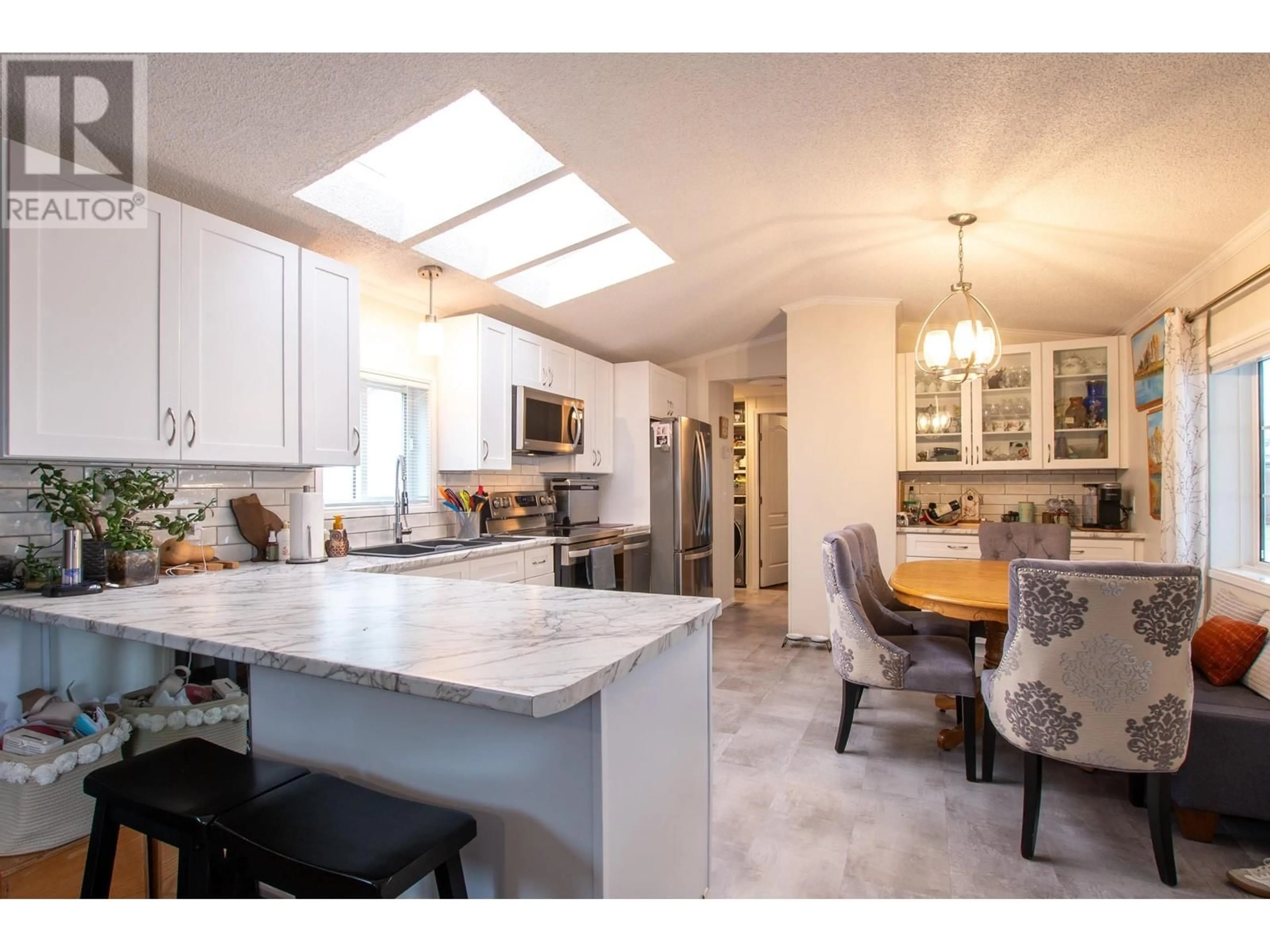 Open concept kitchen, ceramic/tile floor for 33 - 1000 INVERNESS ROAD, Prince George British Columbia V2K4V1