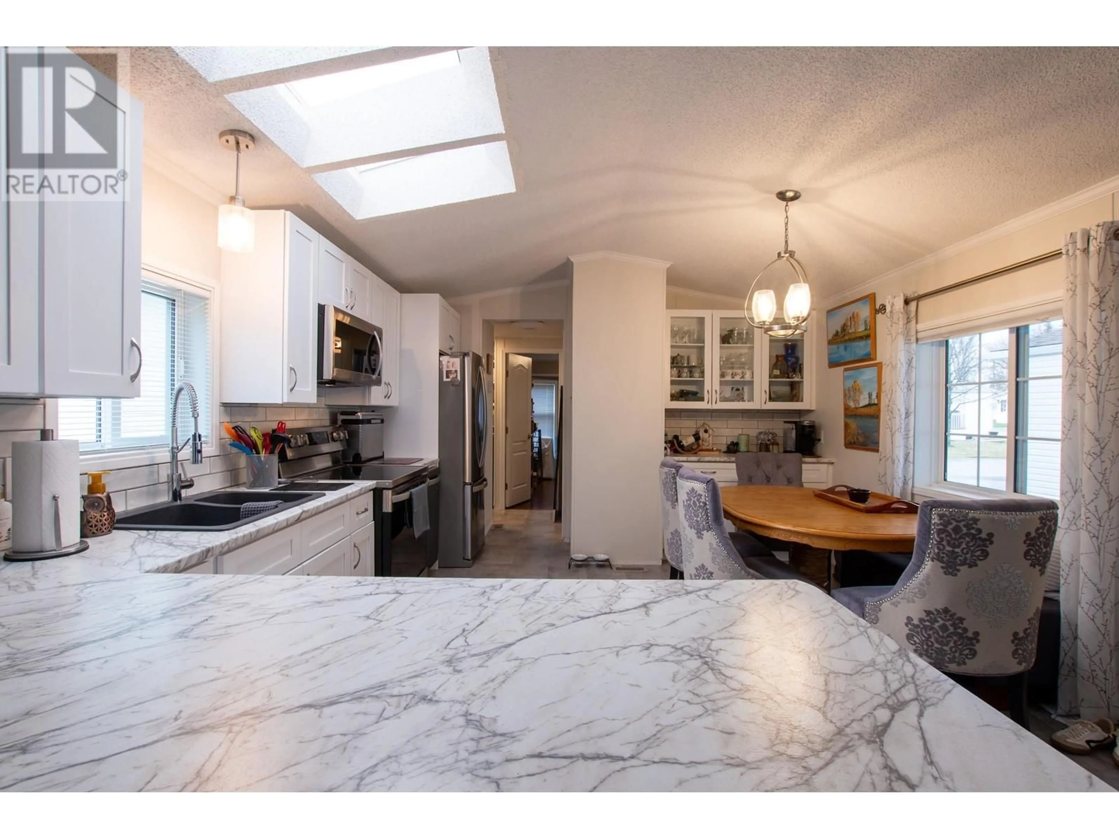 Open concept kitchen, ceramic/tile floor for 33 - 1000 INVERNESS ROAD, Prince George British Columbia V2K4V1