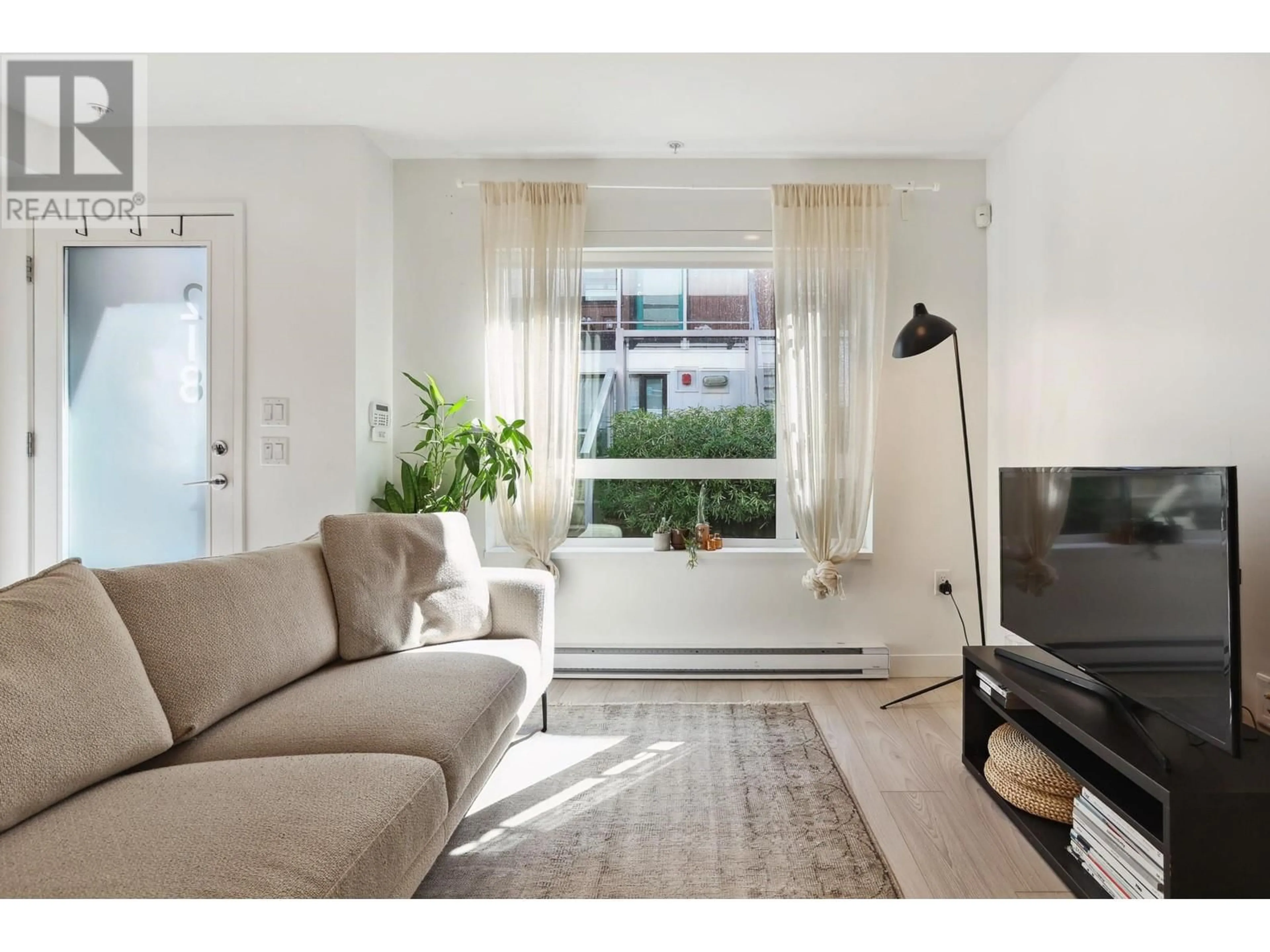 Living room with furniture, unknown for 218 - 311 16 AVENUE, Vancouver British Columbia V5T2T7