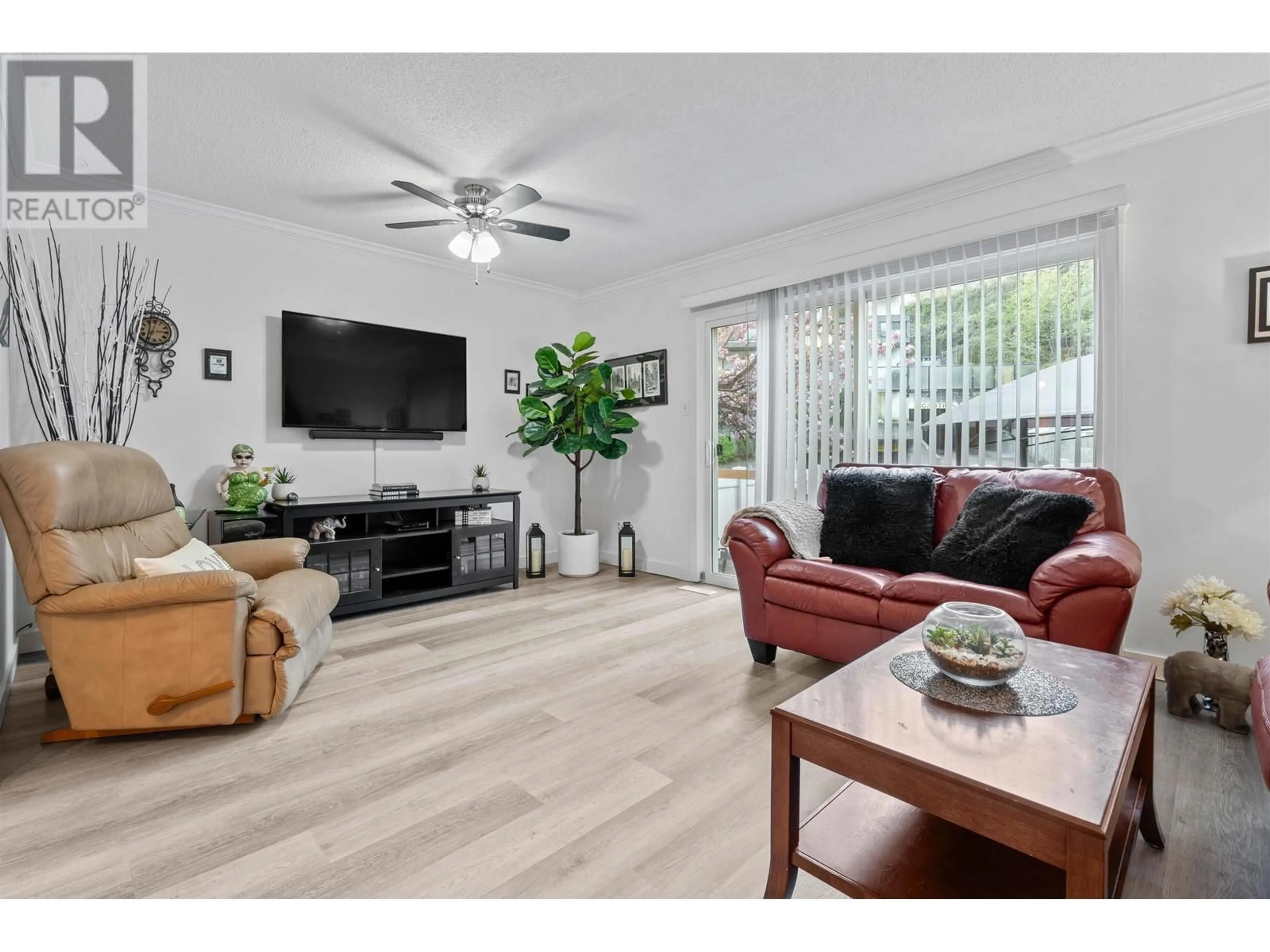 Living room with furniture, unknown for 35 - 315 SCHOOLHOUSE STREET, Coquitlam British Columbia V3K5P4