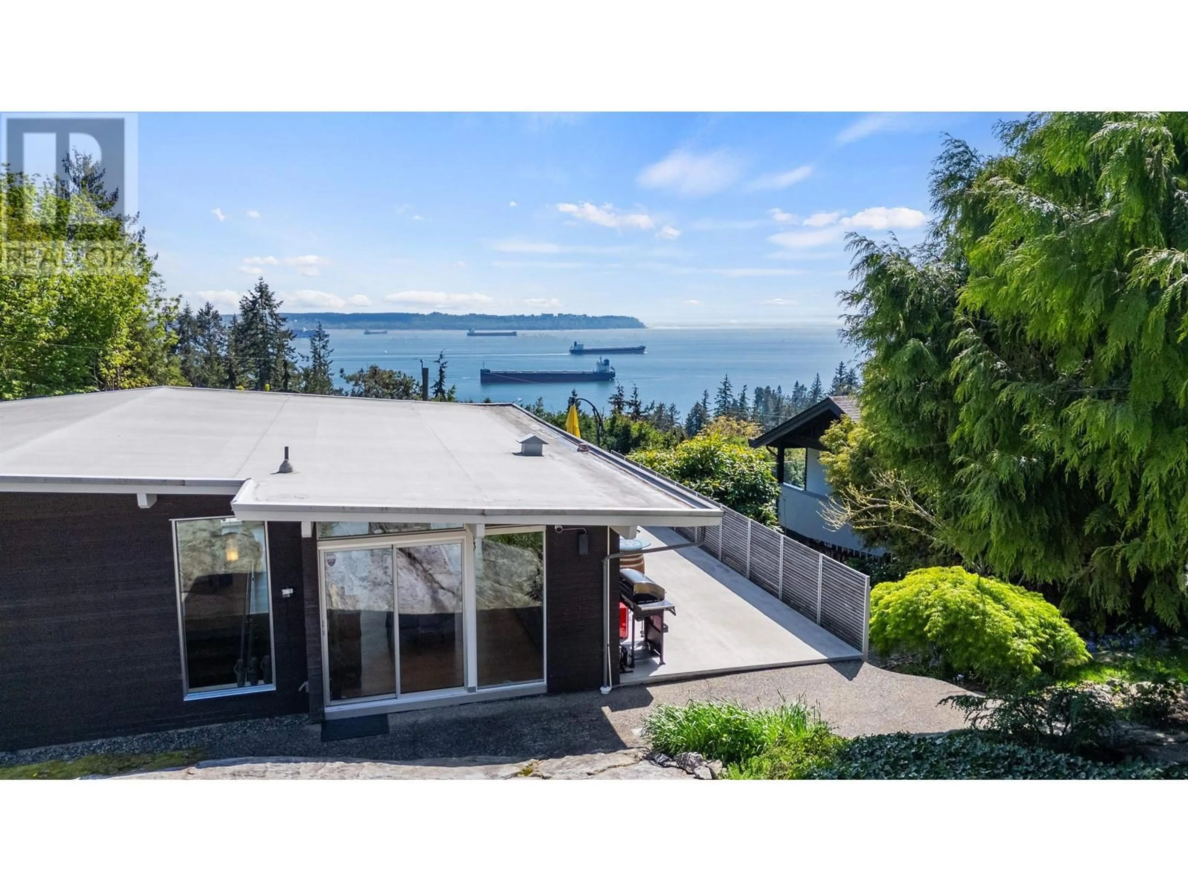 A pic from outside/outdoor area/front of a property/back of a property/a pic from drone, water/lake/river/ocean view for 4045 BAYRIDGE AVENUE, West Vancouver British Columbia V7V3J9