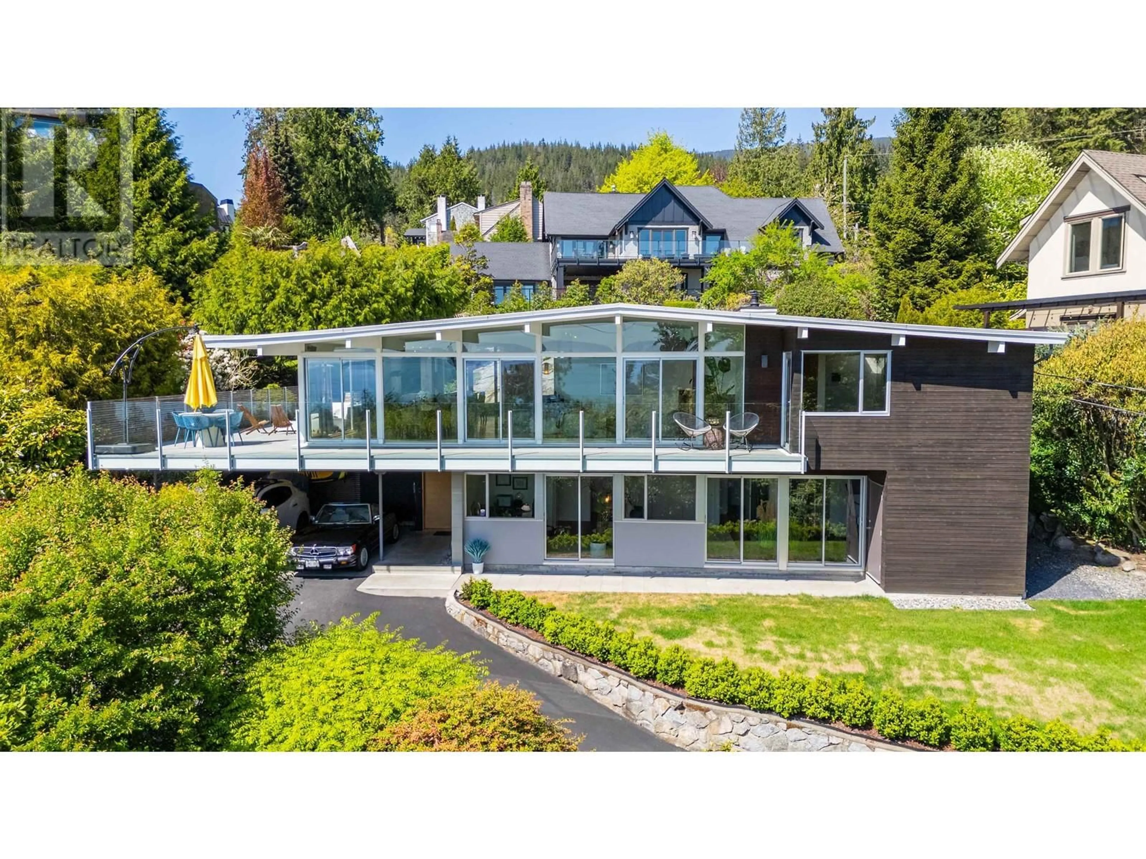 Home with vinyl exterior material, unknown for 4045 BAYRIDGE AVENUE, West Vancouver British Columbia V7V3J9