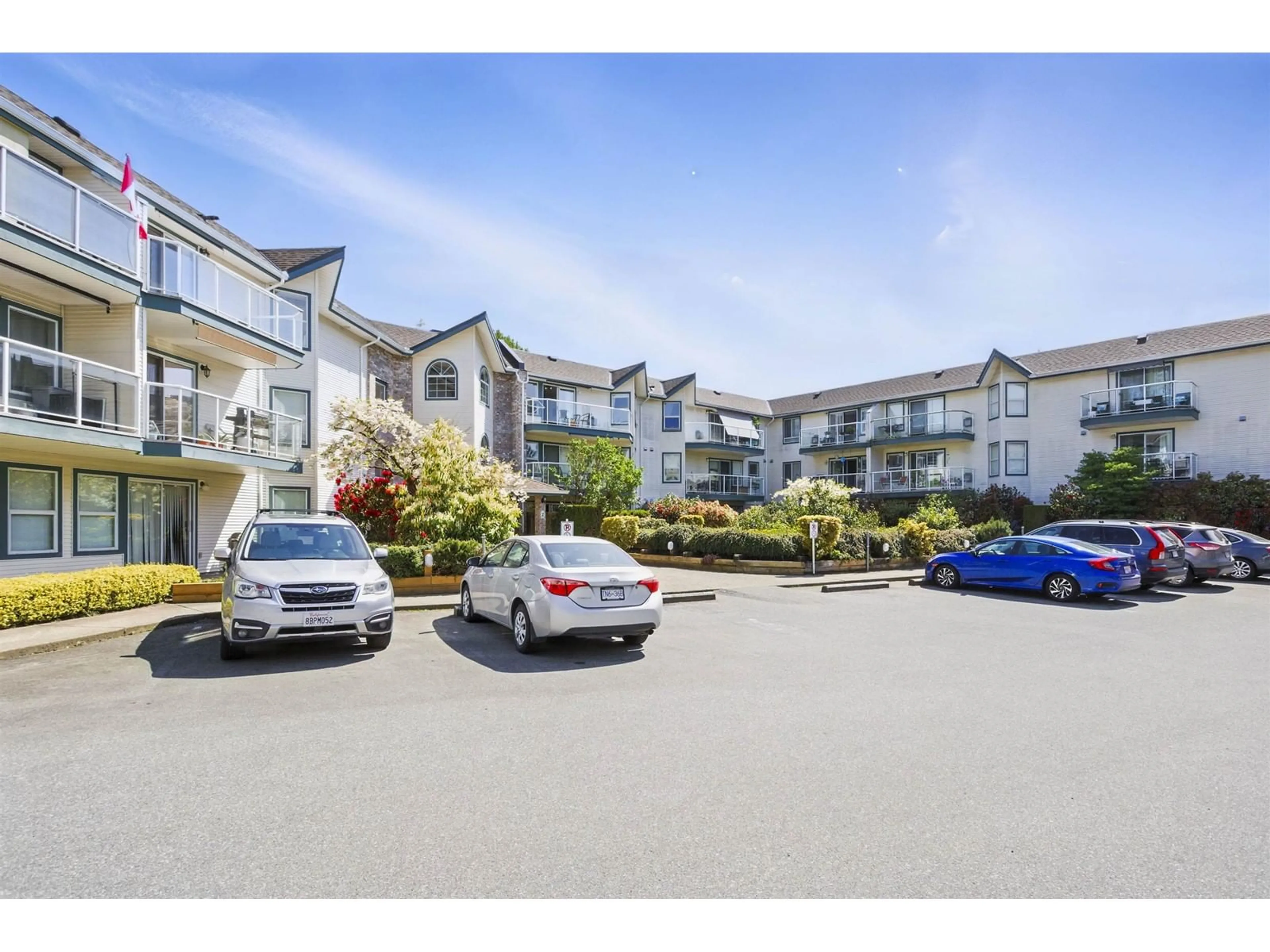 A pic from outside/outdoor area/front of a property/back of a property/a pic from drone, unknown for 323 - 27358 32, Langley British Columbia V4W3M5