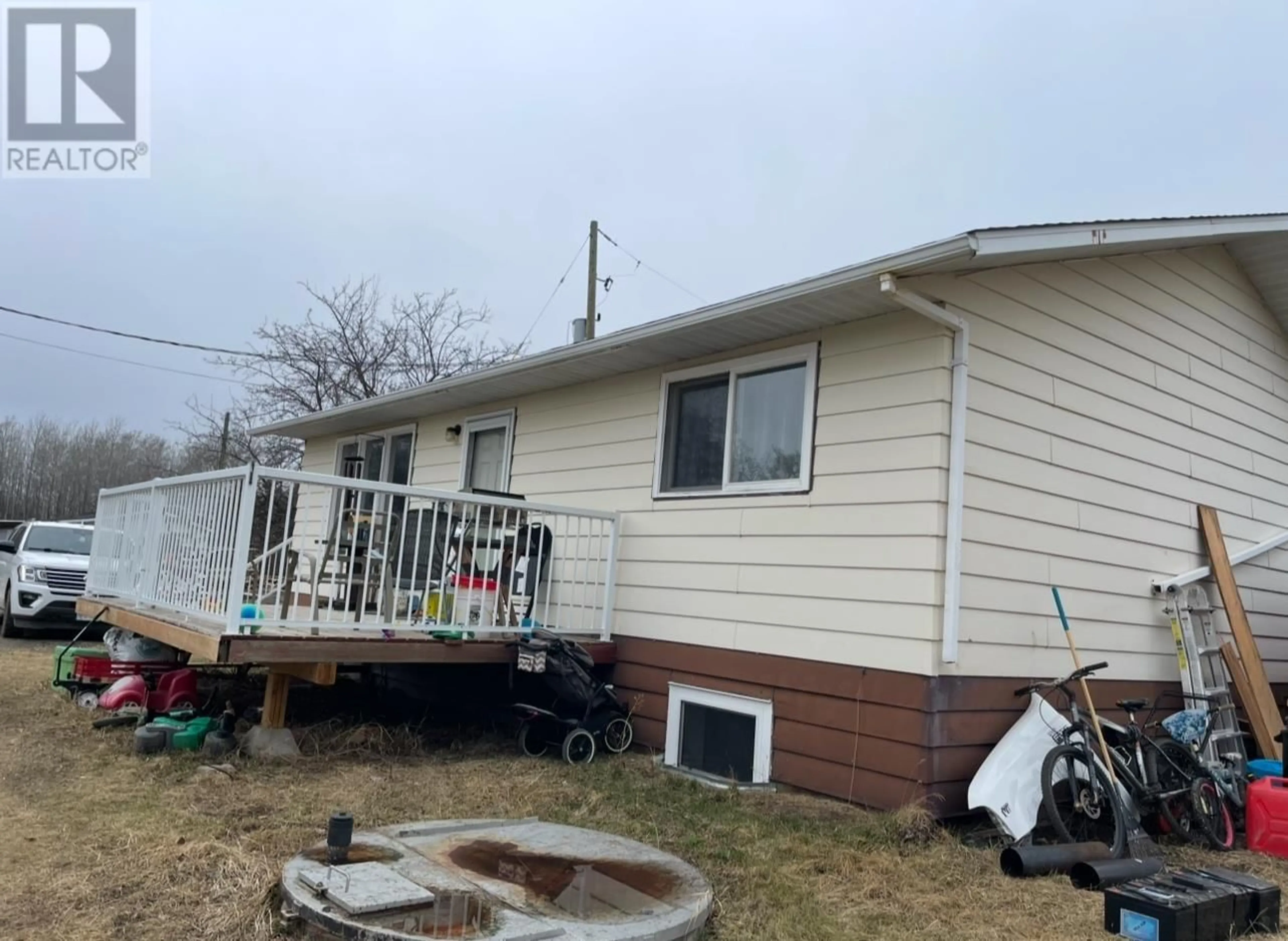 Home with vinyl exterior material, unknown for 9836 MAPLE STREET, Fort St. John British Columbia V1J4M7