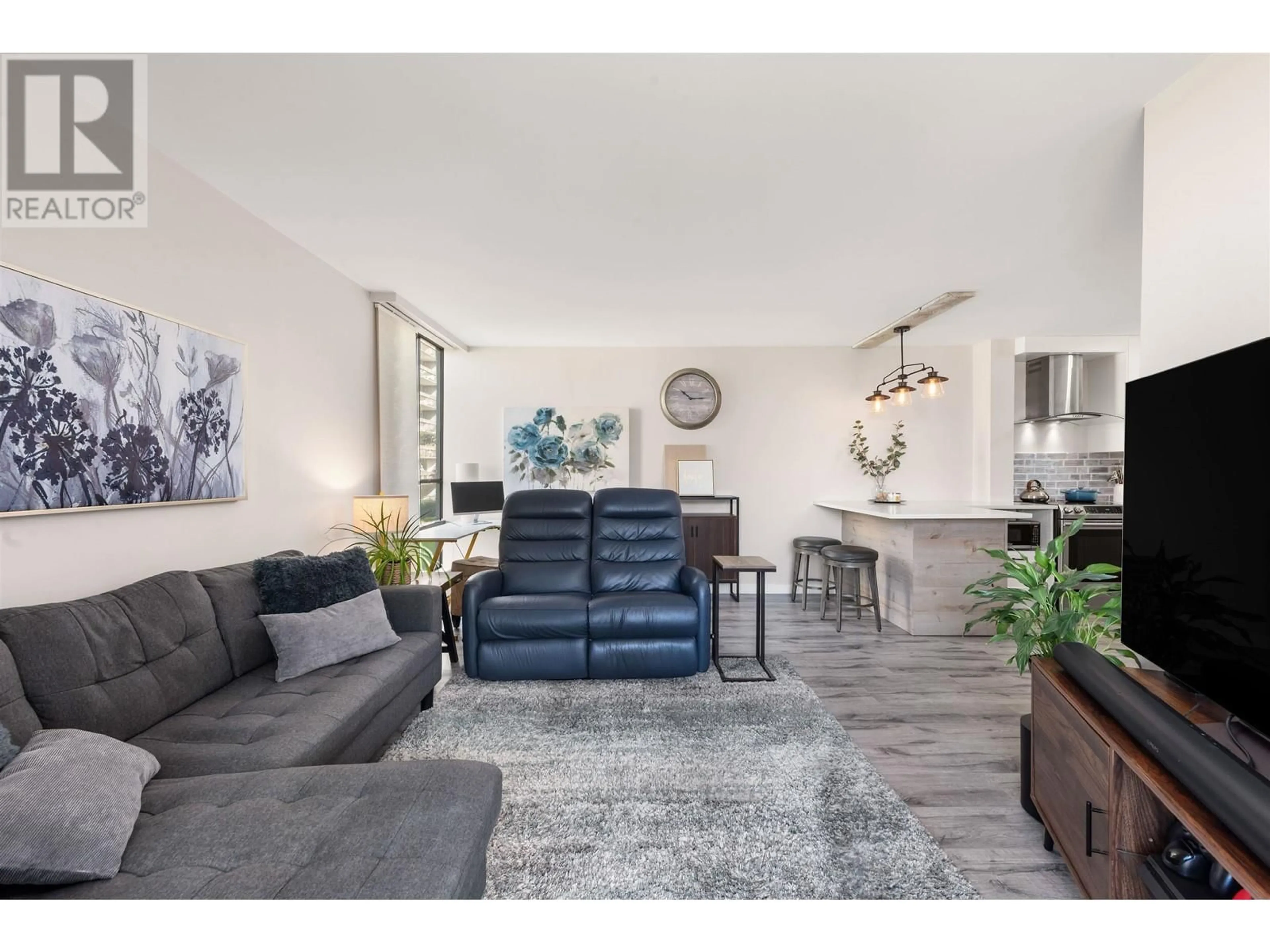 Living room with furniture, unknown for 206 - 6759 WILLINGDON AVENUE, Burnaby British Columbia V5H3Y9