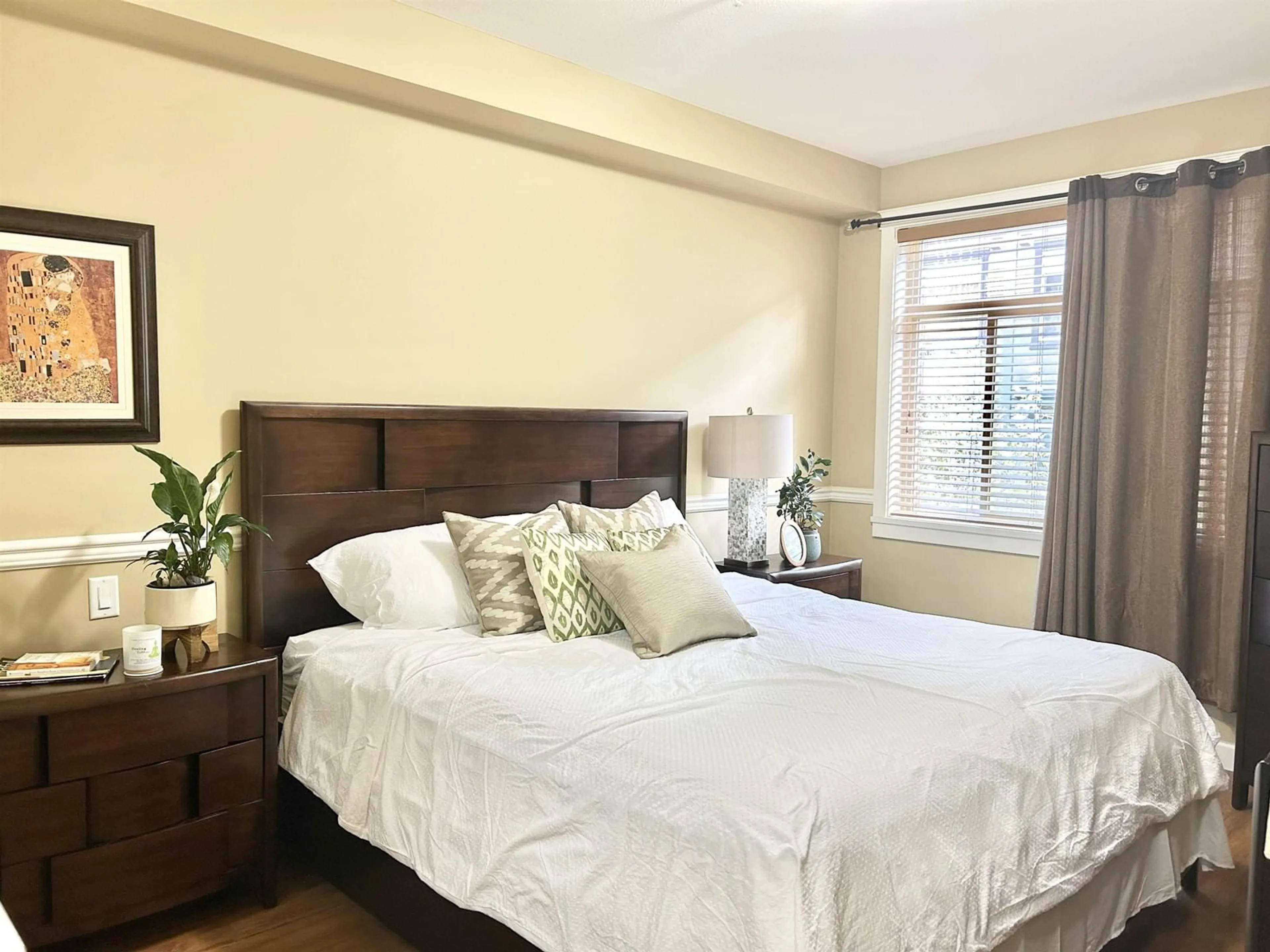 Bedroom with bed, wood/laminate floor for 428 - 8288 207A, Langley British Columbia V2Y0L2