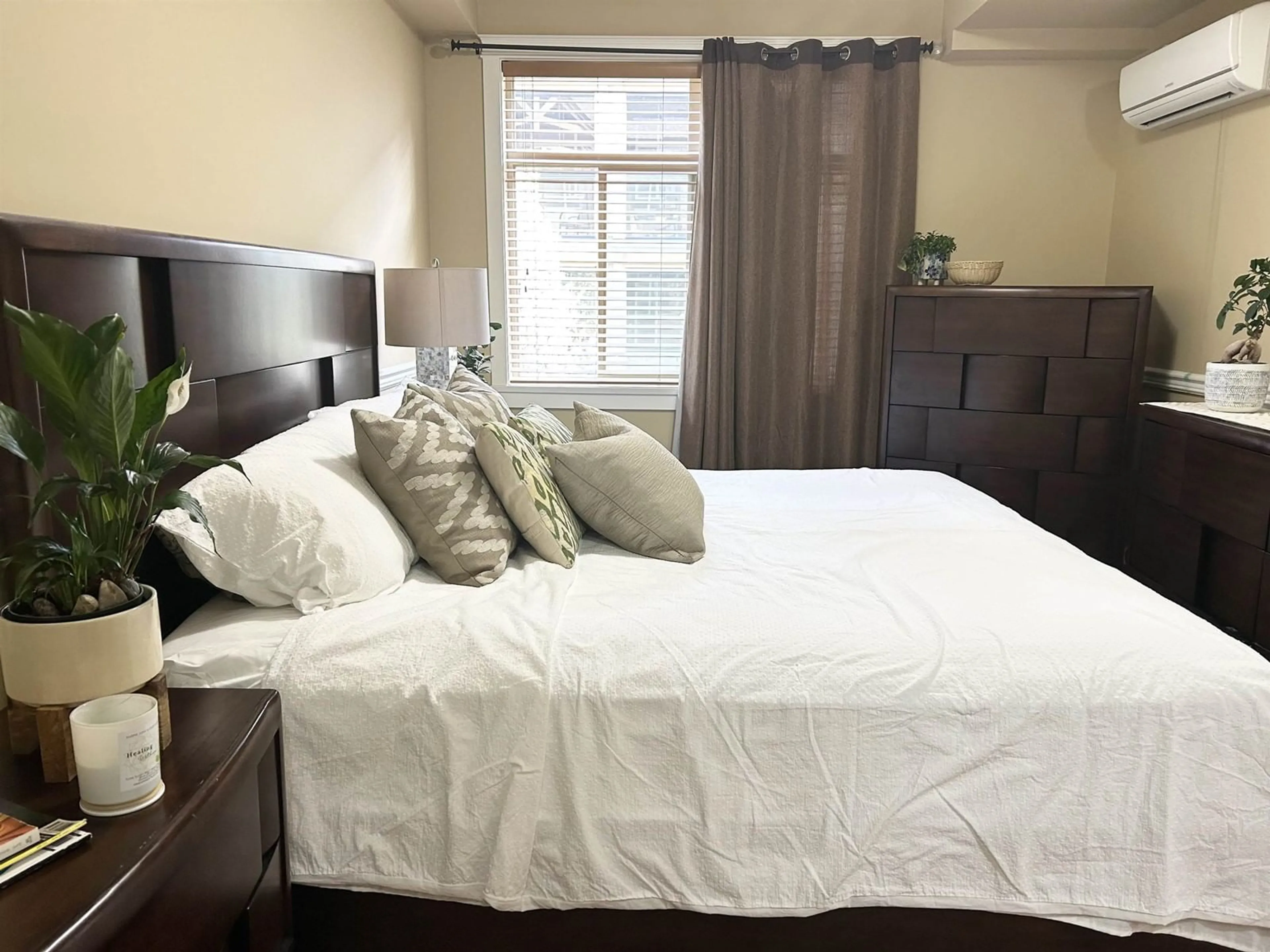 Bedroom with bed, wood/laminate floor for 428 - 8288 207A, Langley British Columbia V2Y0L2