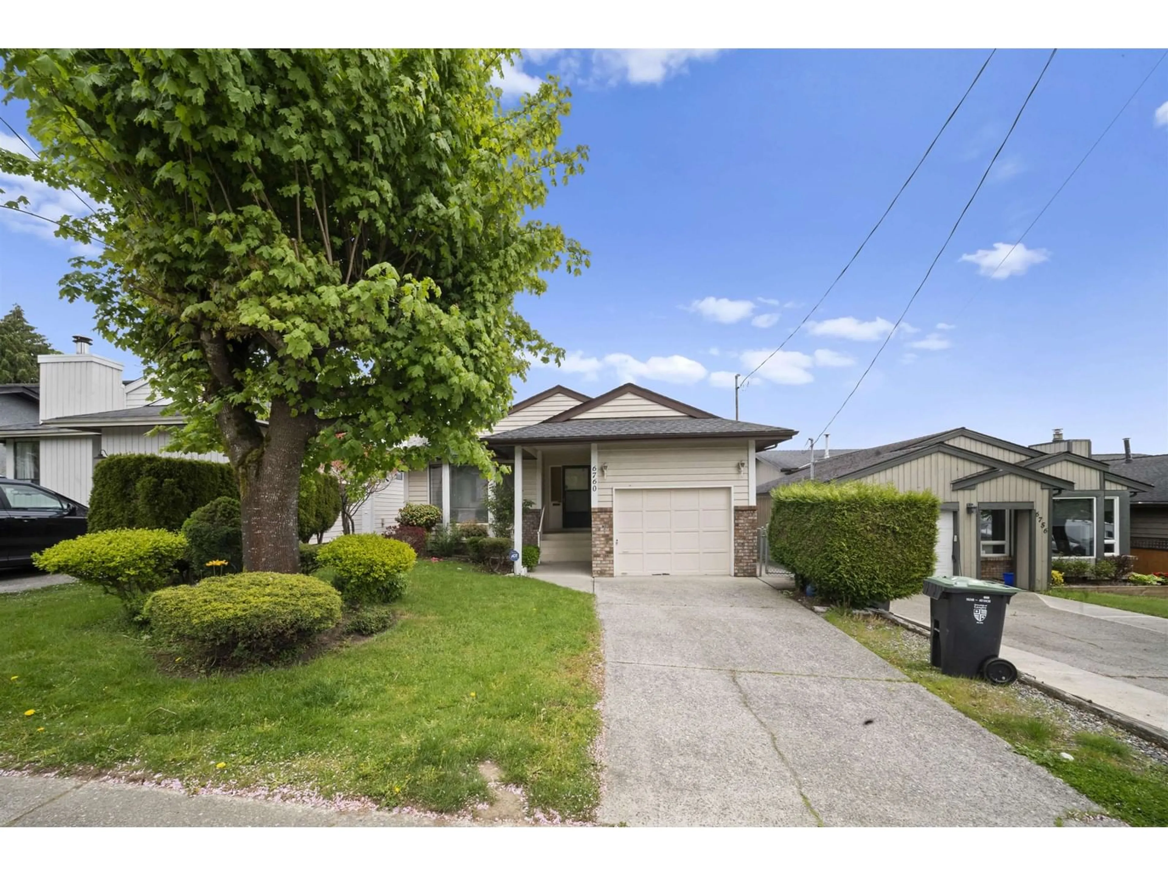 A pic from outside/outdoor area/front of a property/back of a property/a pic from drone, street for 6760 197, Langley British Columbia V2Y1A9
