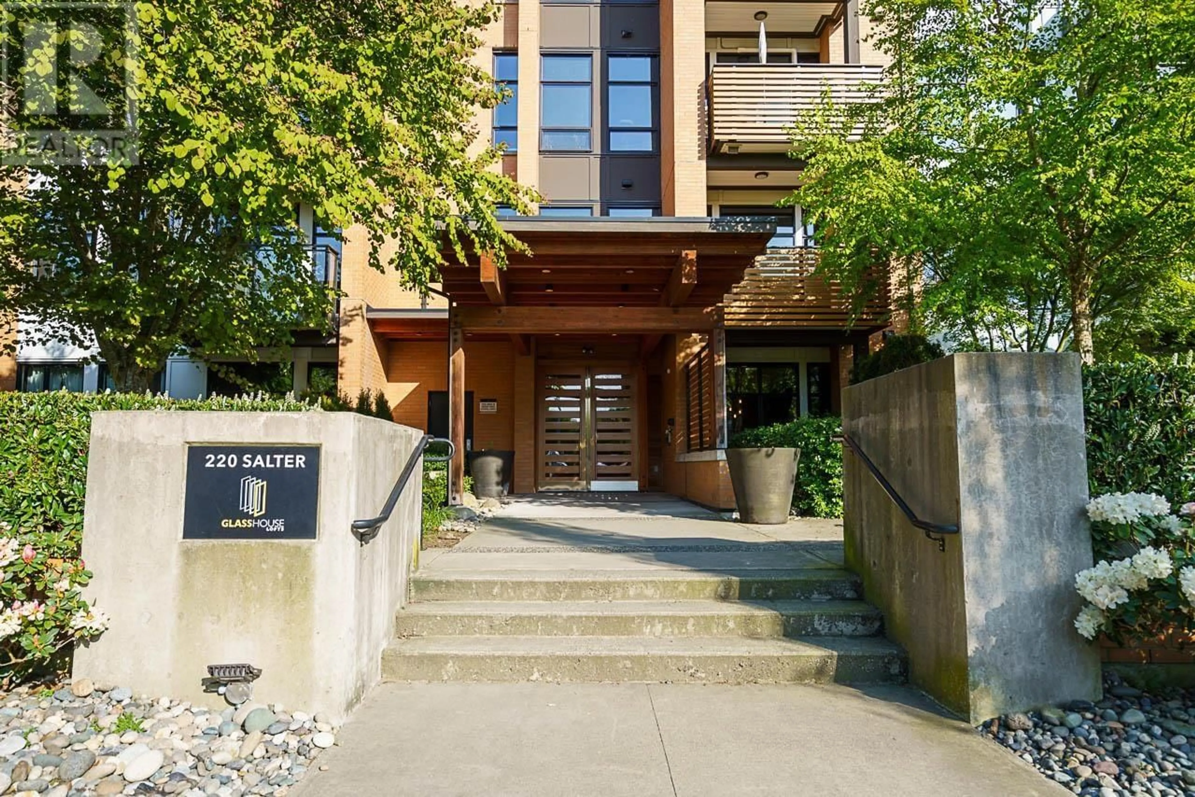 Indoor foyer for 104 - 220 SALTER STREET, New Westminster British Columbia V3M0H4