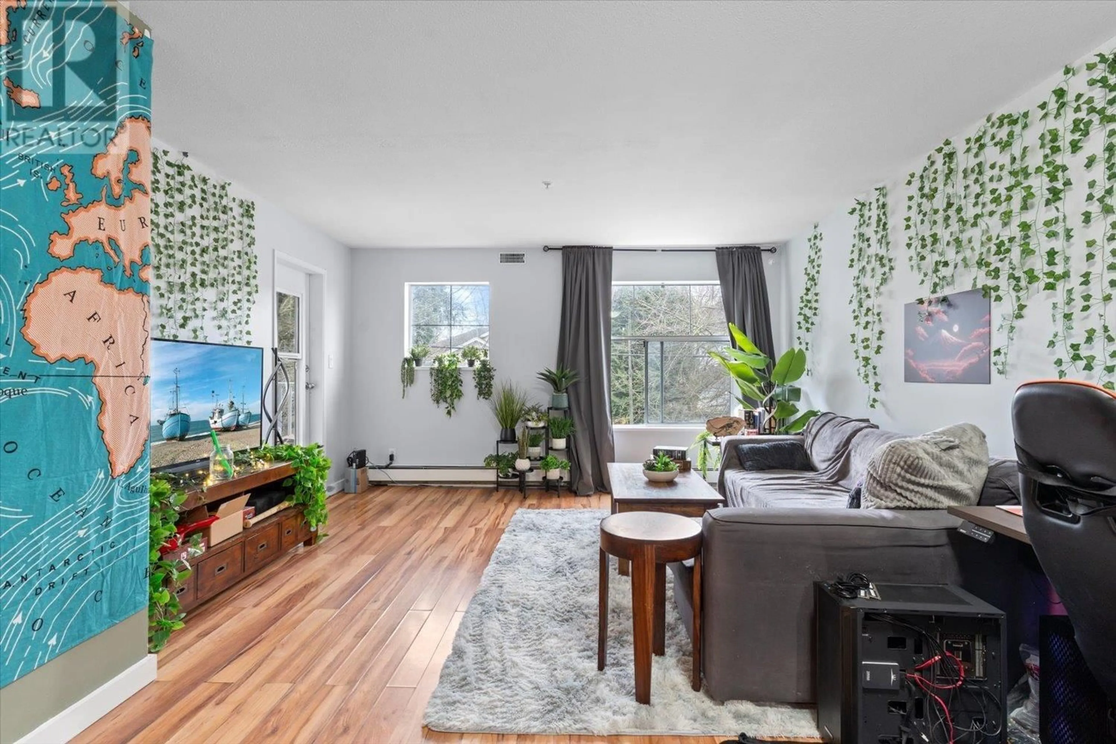 Living room with furniture, unknown for 206 - 20561 113 AVENUE, Maple Ridge British Columbia V2X1E2