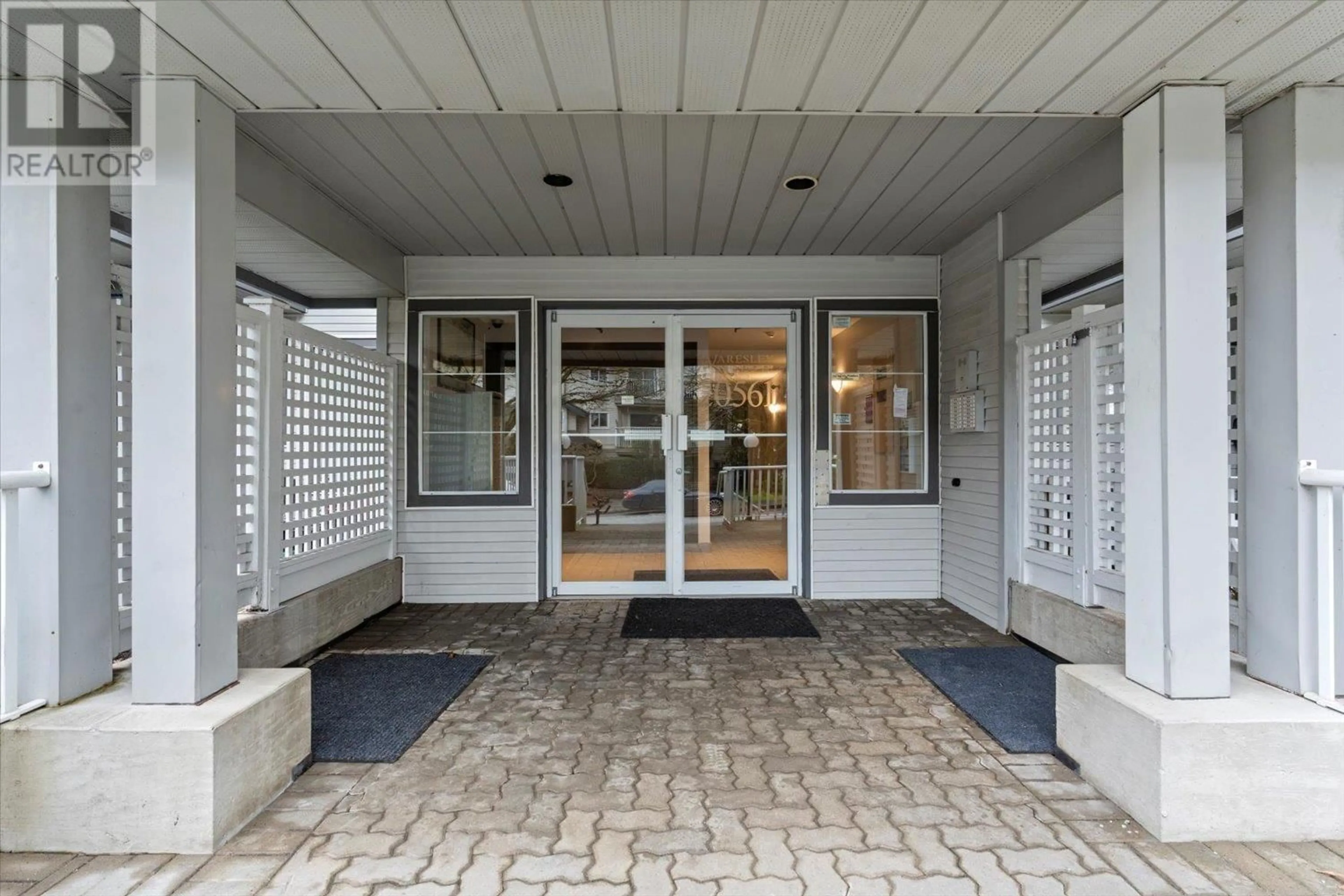 Indoor entryway for 206 - 20561 113 AVENUE, Maple Ridge British Columbia V2X1E2
