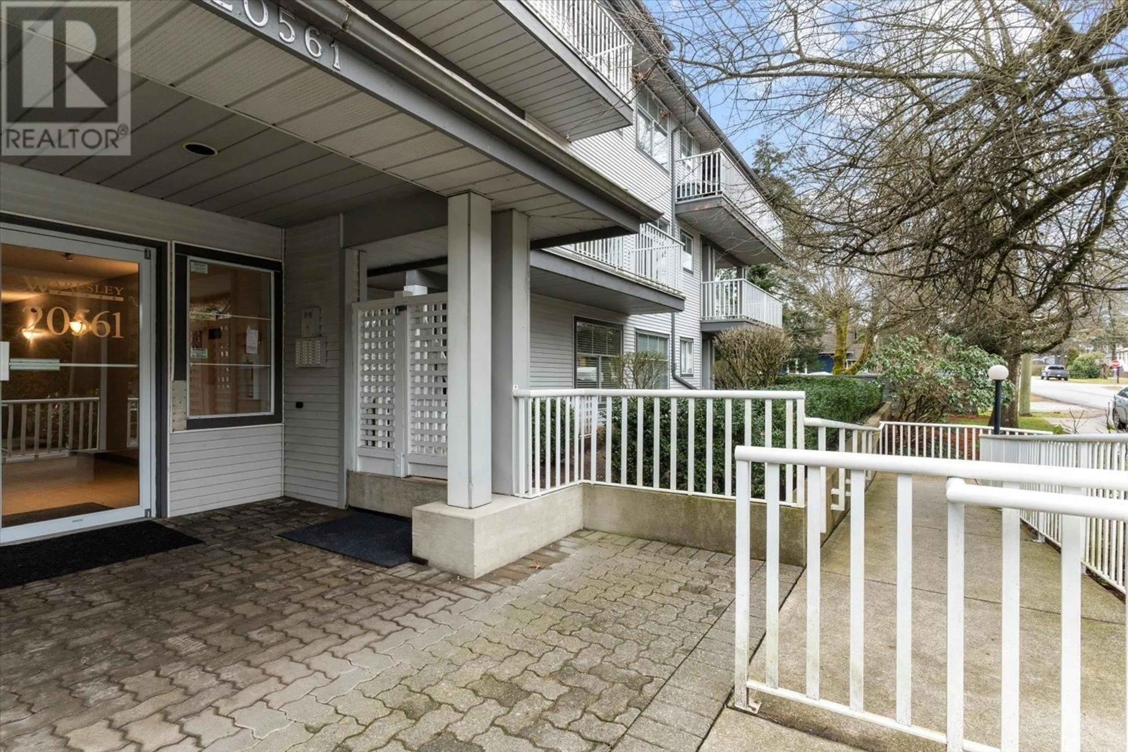 Patio, street for 206 - 20561 113 AVENUE, Maple Ridge British Columbia V2X1E2