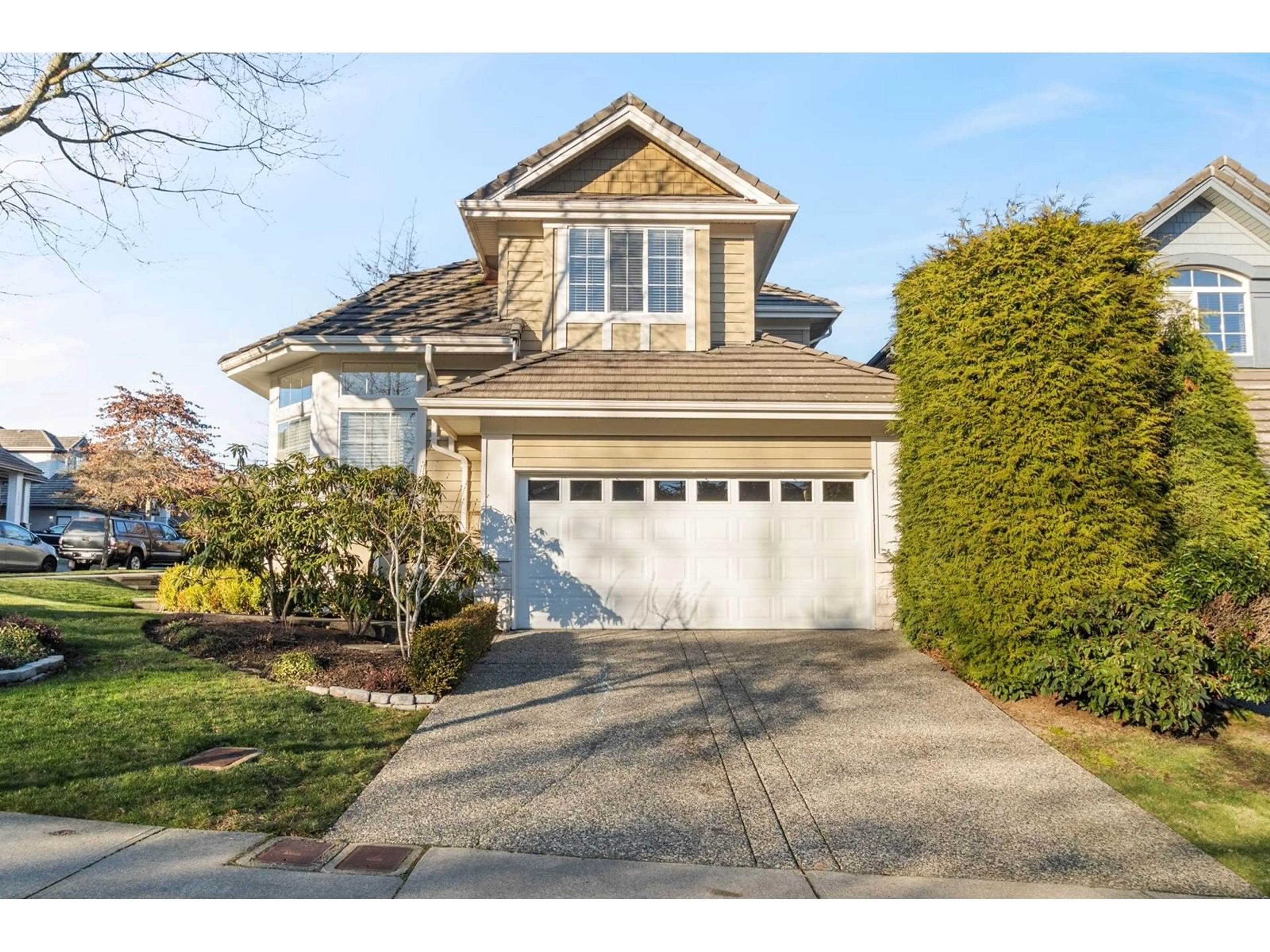 Home with vinyl exterior material, street for 3312 155B, Surrey British Columbia V3Z0K5