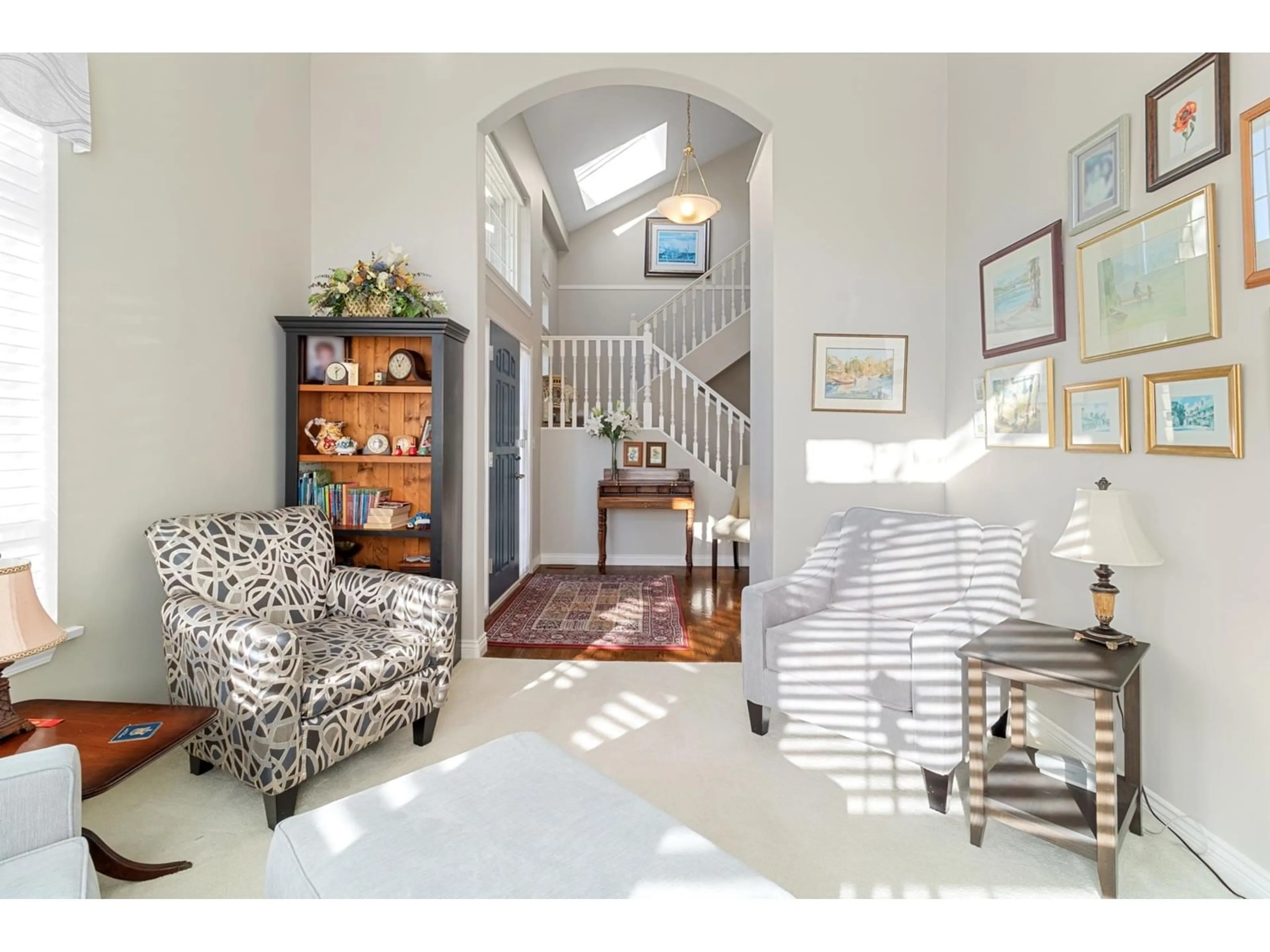 Indoor entryway for 3312 155B, Surrey British Columbia V3Z0K5