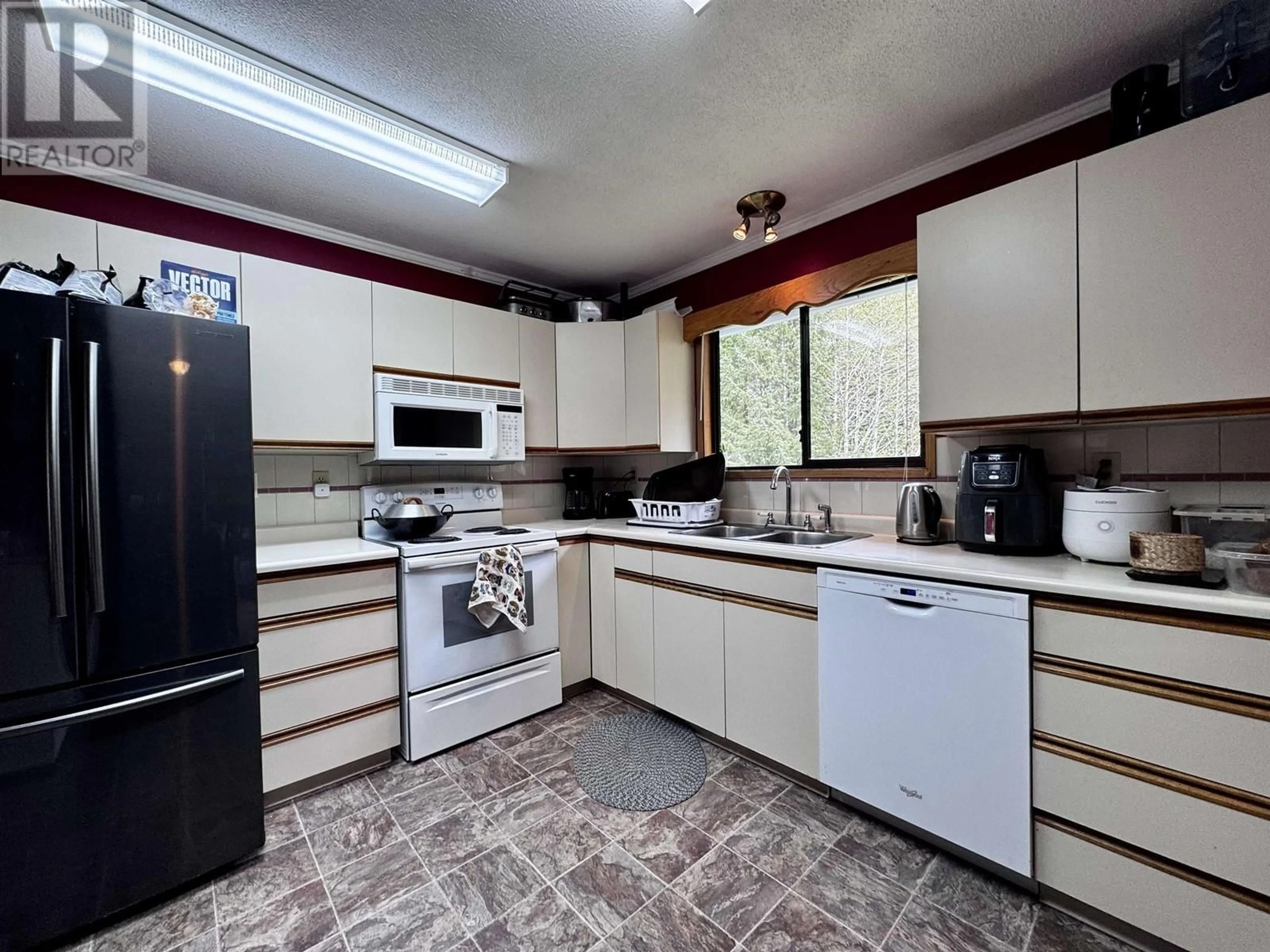 Standard kitchen, ceramic/tile floor for 1821 SLOAN AVENUE, Prince Rupert British Columbia V8J4B4