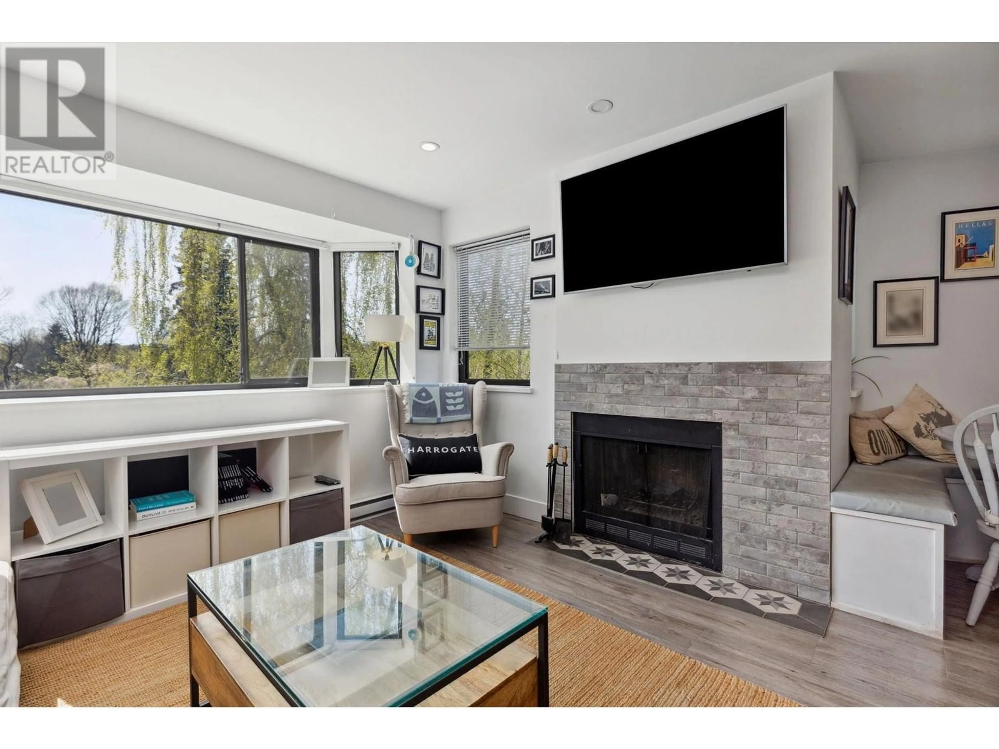 Living room with furniture, unknown for 20 - 3437 4TH AVENUE, Vancouver British Columbia V6R1N7