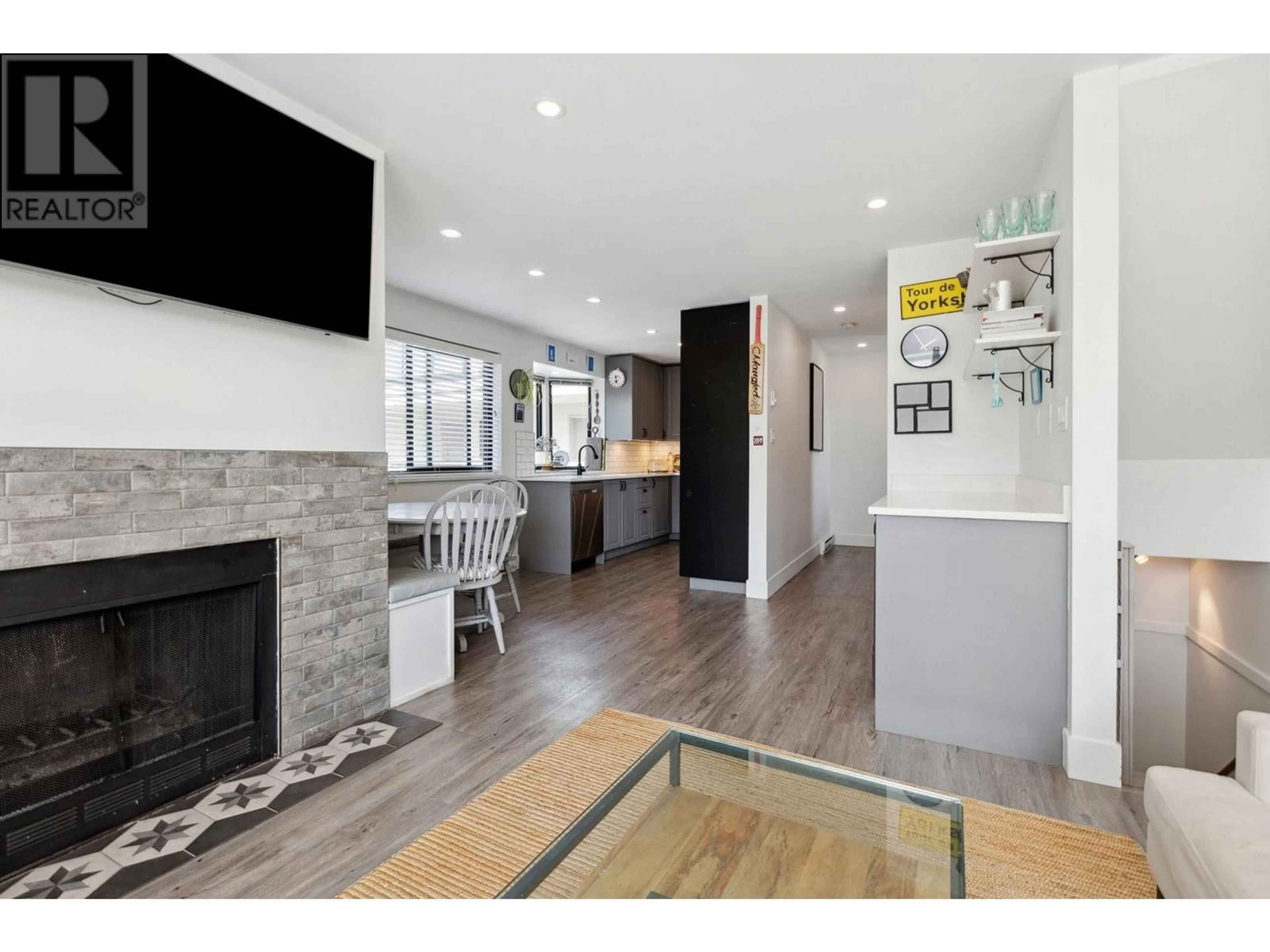 Open concept kitchen, unknown for 20 - 3437 4TH AVENUE, Vancouver British Columbia V6R1N7