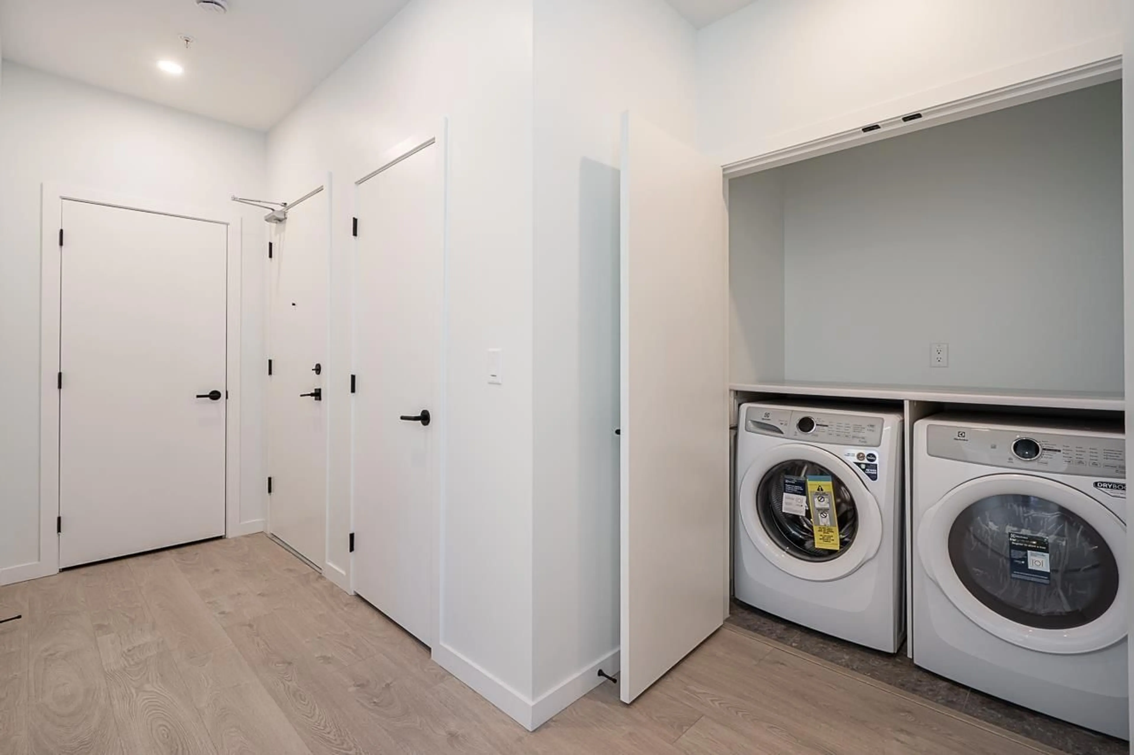 Laundry room for 313 - 19577 65B, Surrey British Columbia V4N6Y3