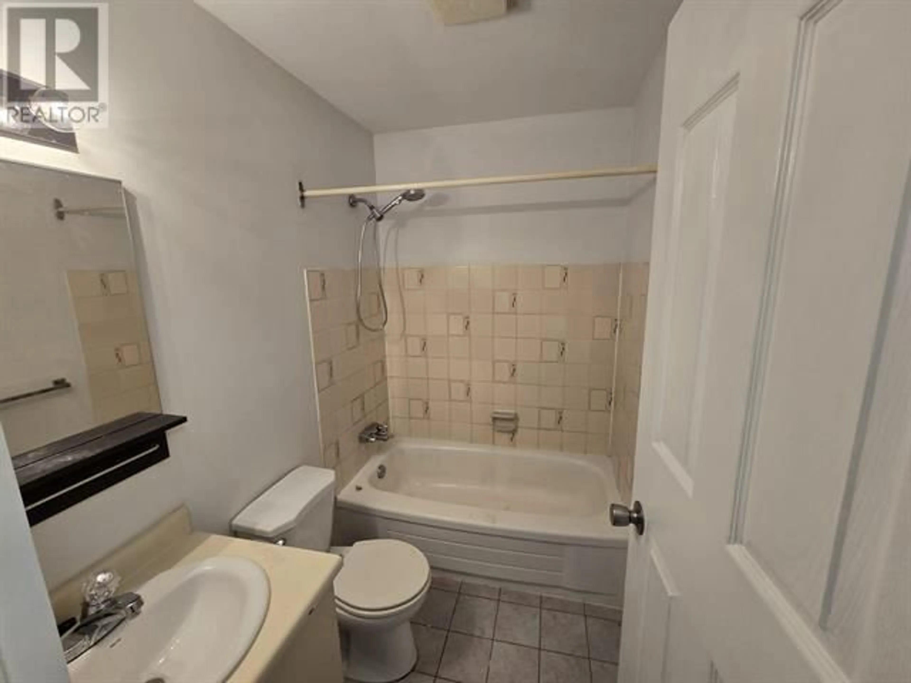 Standard bathroom, unknown for 303 - 1948 COQUITLAM AVENUE, Port Coquitlam British Columbia V3B1J3