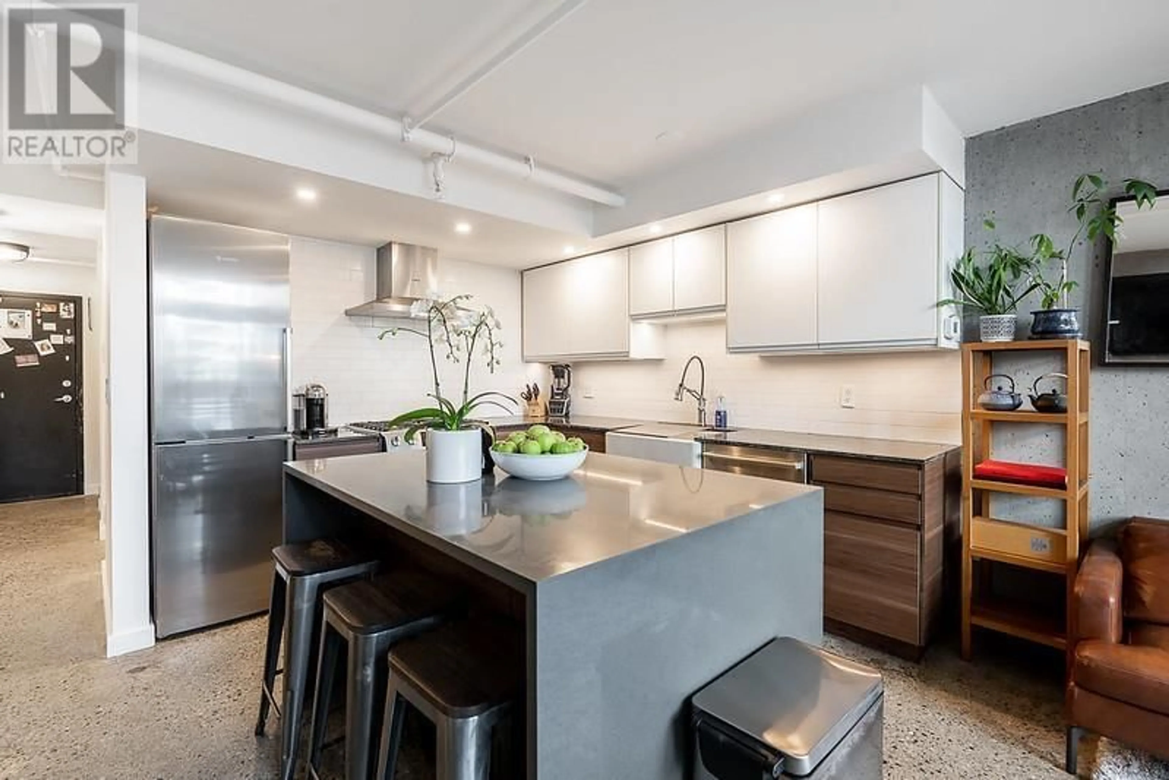 Contemporary kitchen, unknown for 505 - 428 8TH AVENUE, Vancouver British Columbia V5Y1N9