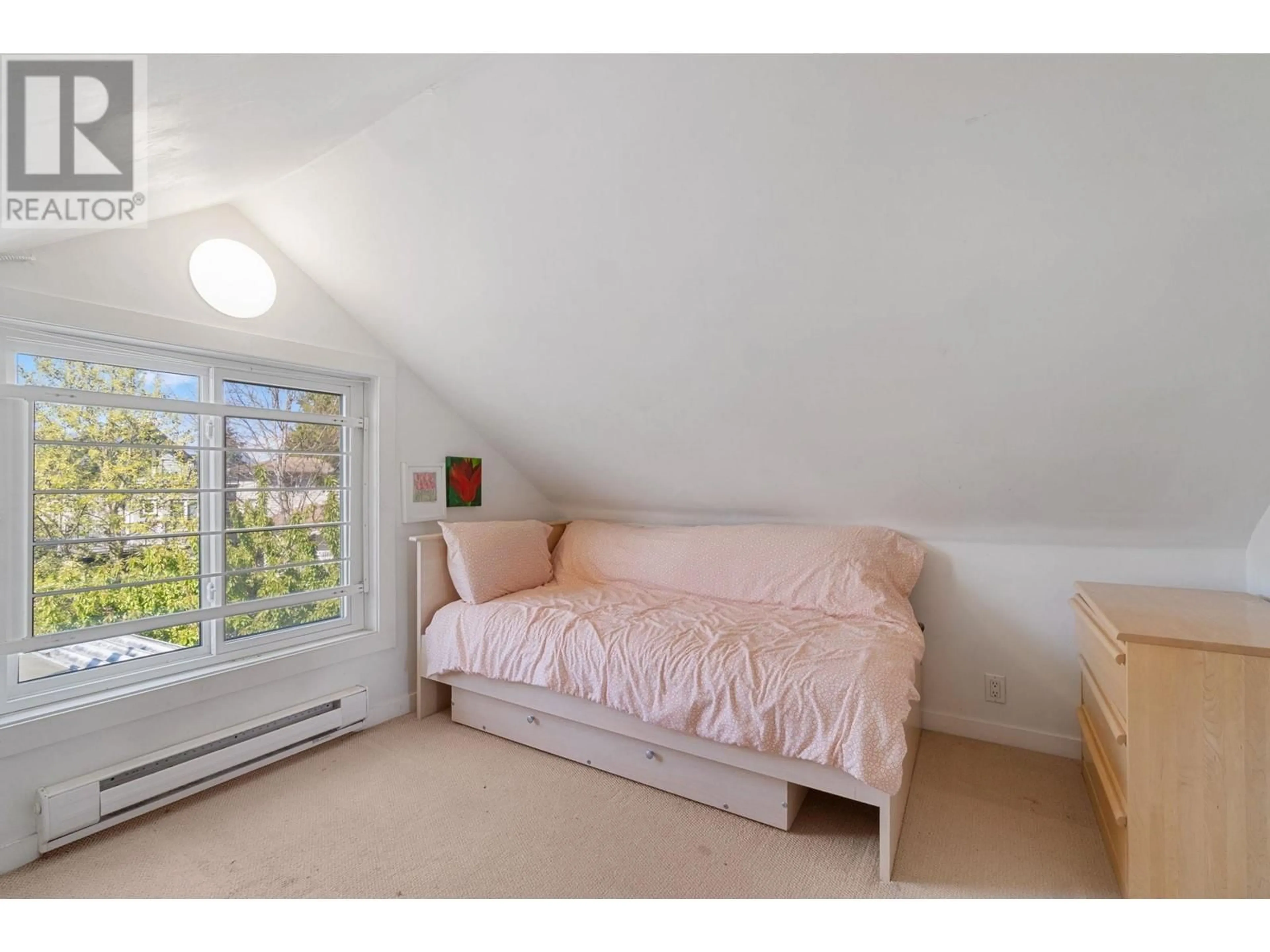 Bedroom with bed, unknown for 19 26TH AVENUE, Vancouver British Columbia V5V2G6