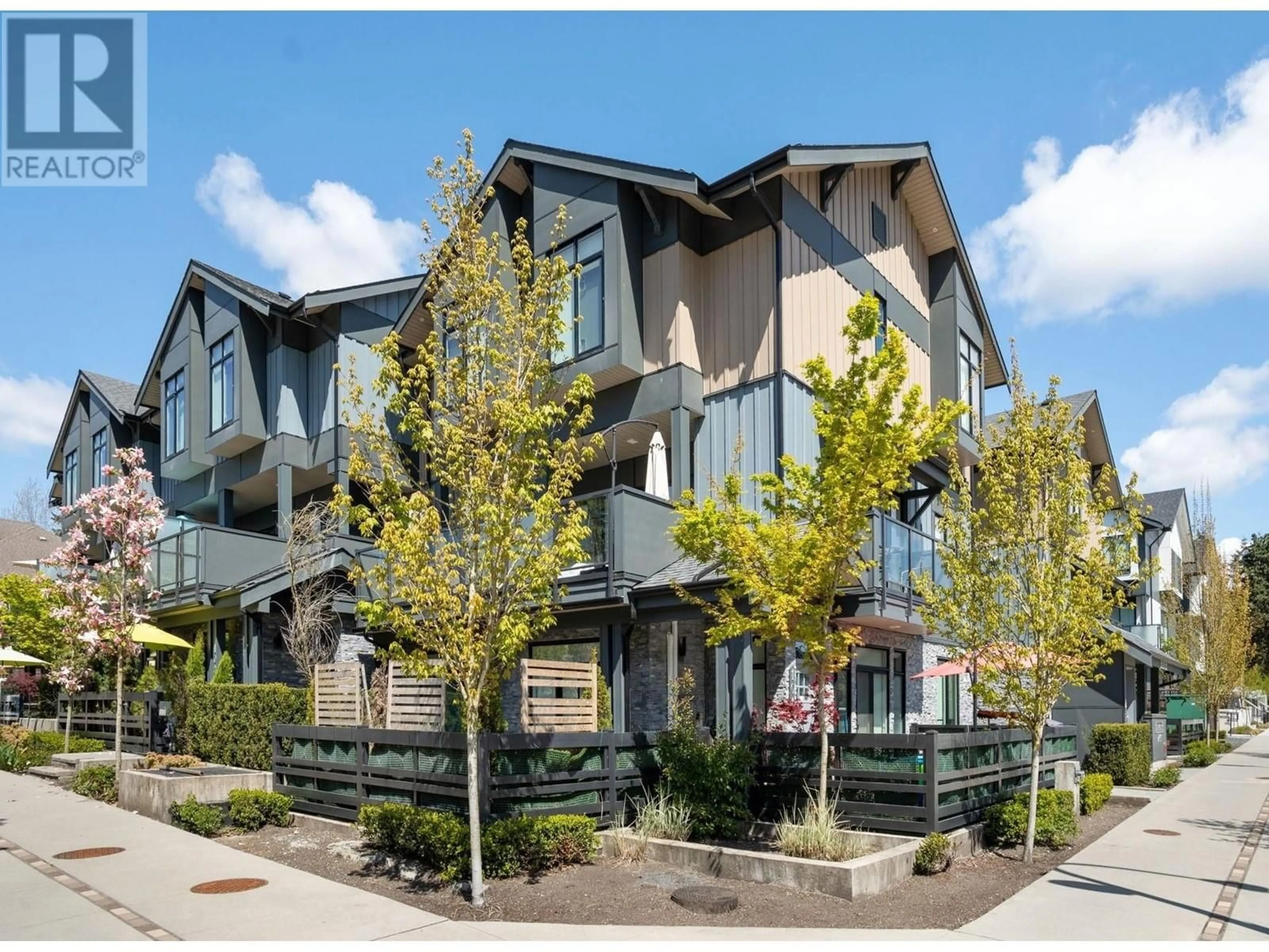 Unknown for 207 - 7131 17TH AVENUE, Burnaby British Columbia V3N1K8