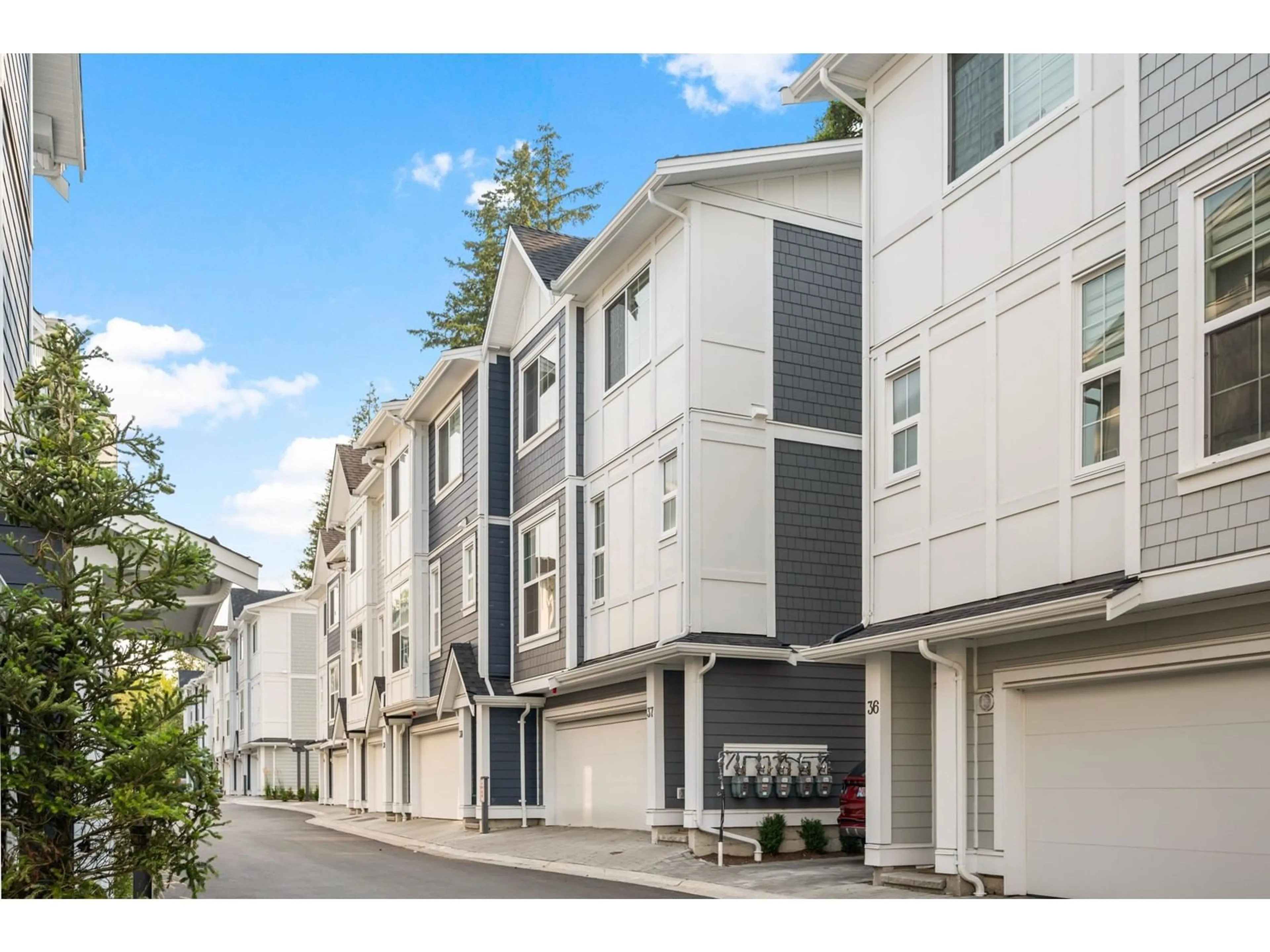 Unknown for 37 - 20321 80, Langley British Columbia V2Y3S3