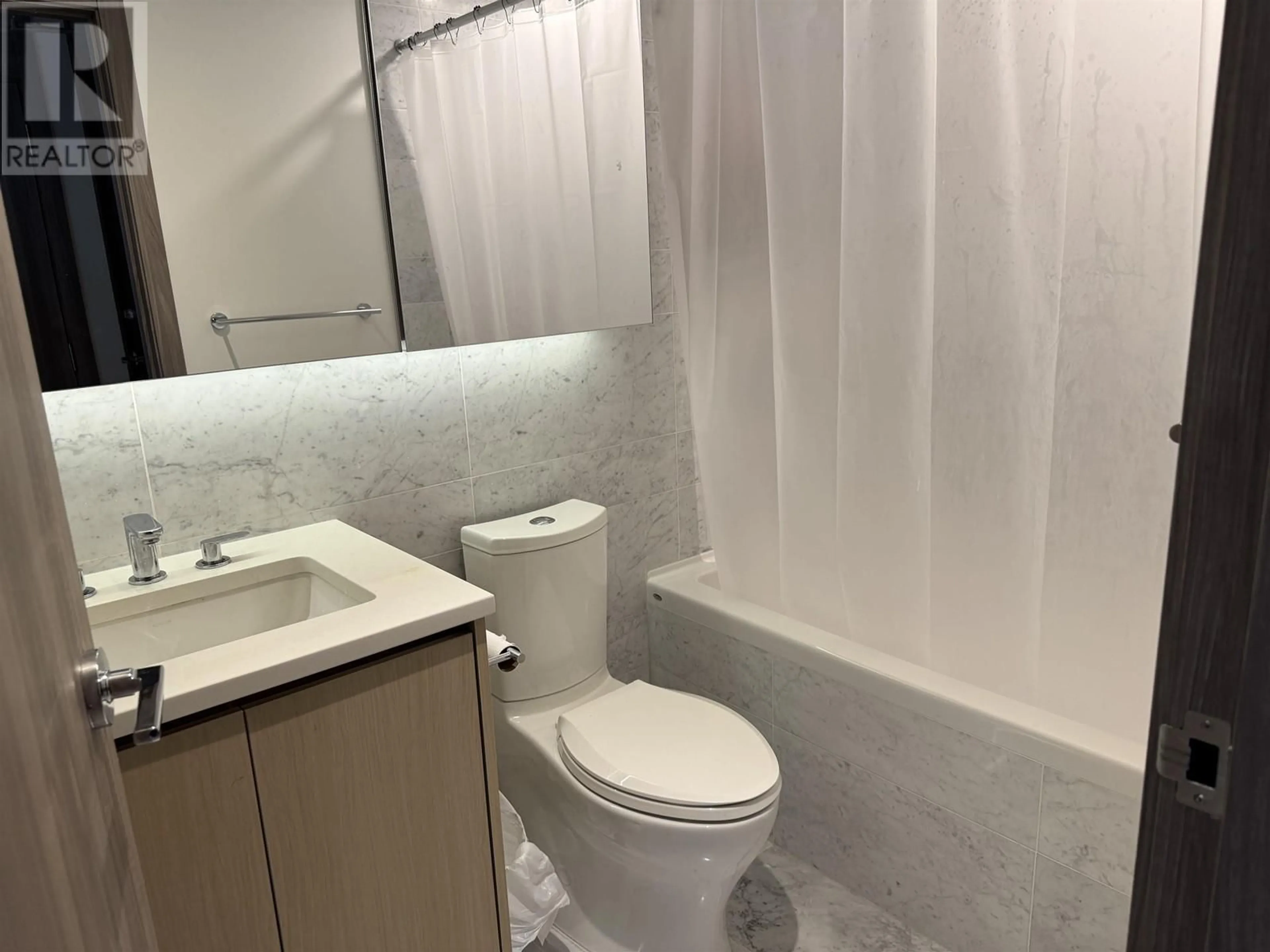 Standard bathroom, unknown for 3208 - 4720 LOUGHEED HIGHWAY, Burnaby British Columbia V5C0M8