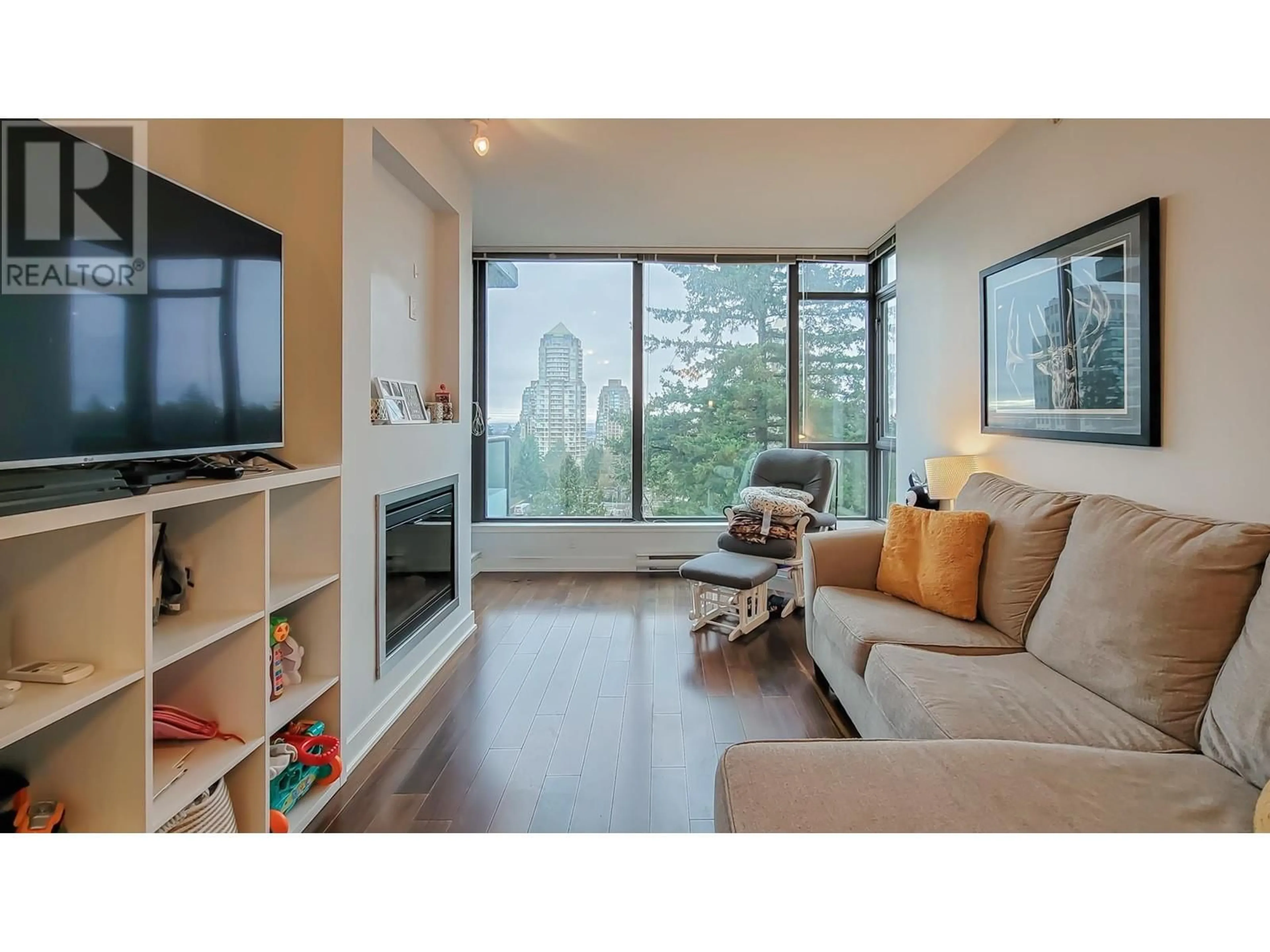 Living room with furniture, unknown for 1501 - 7088 18TH AVENUE, Burnaby British Columbia V3N0A2