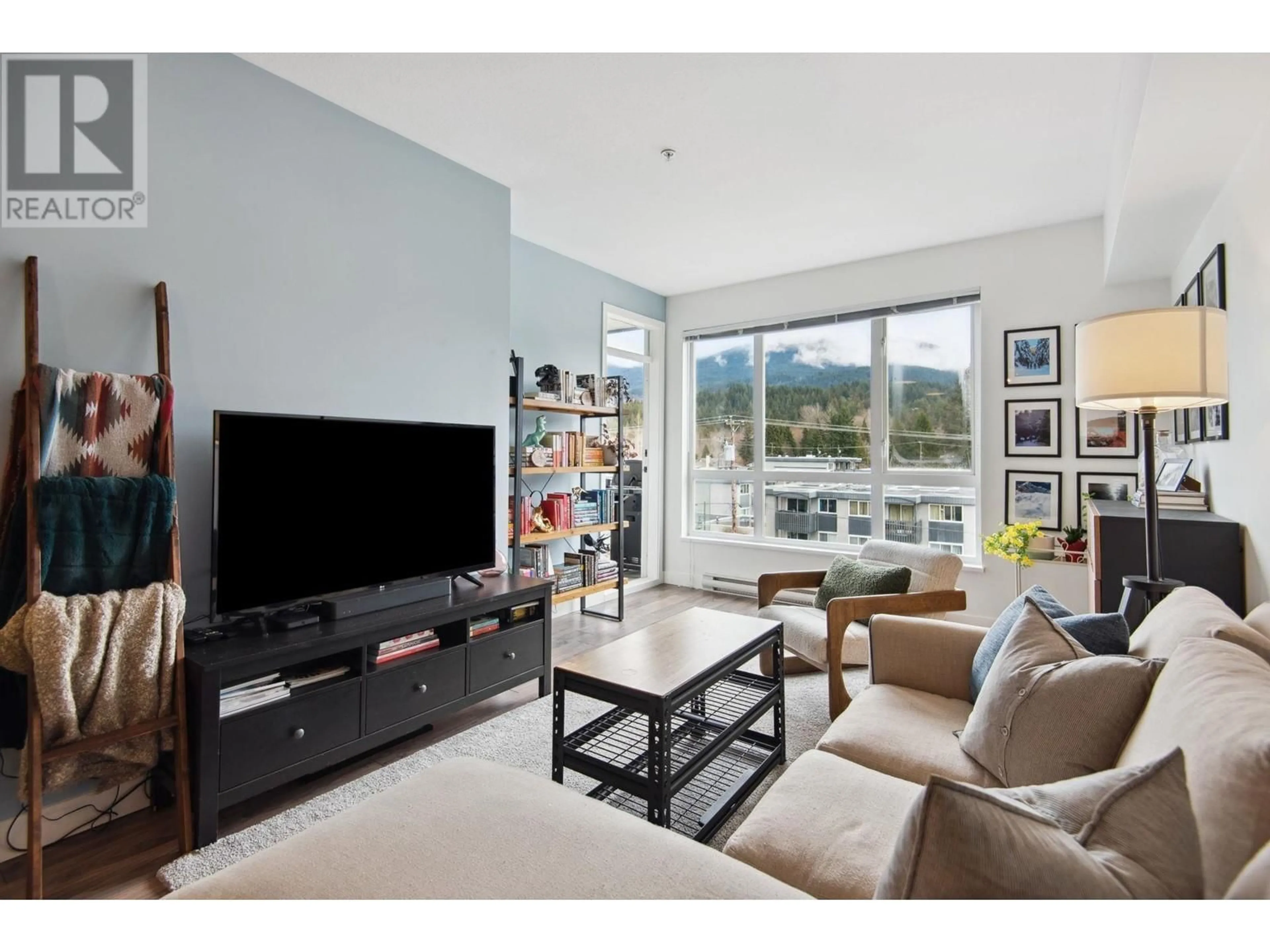 Living room with furniture, unknown for 307 - 40437 TANTALUS ROAD, Squamish British Columbia V0N3G0