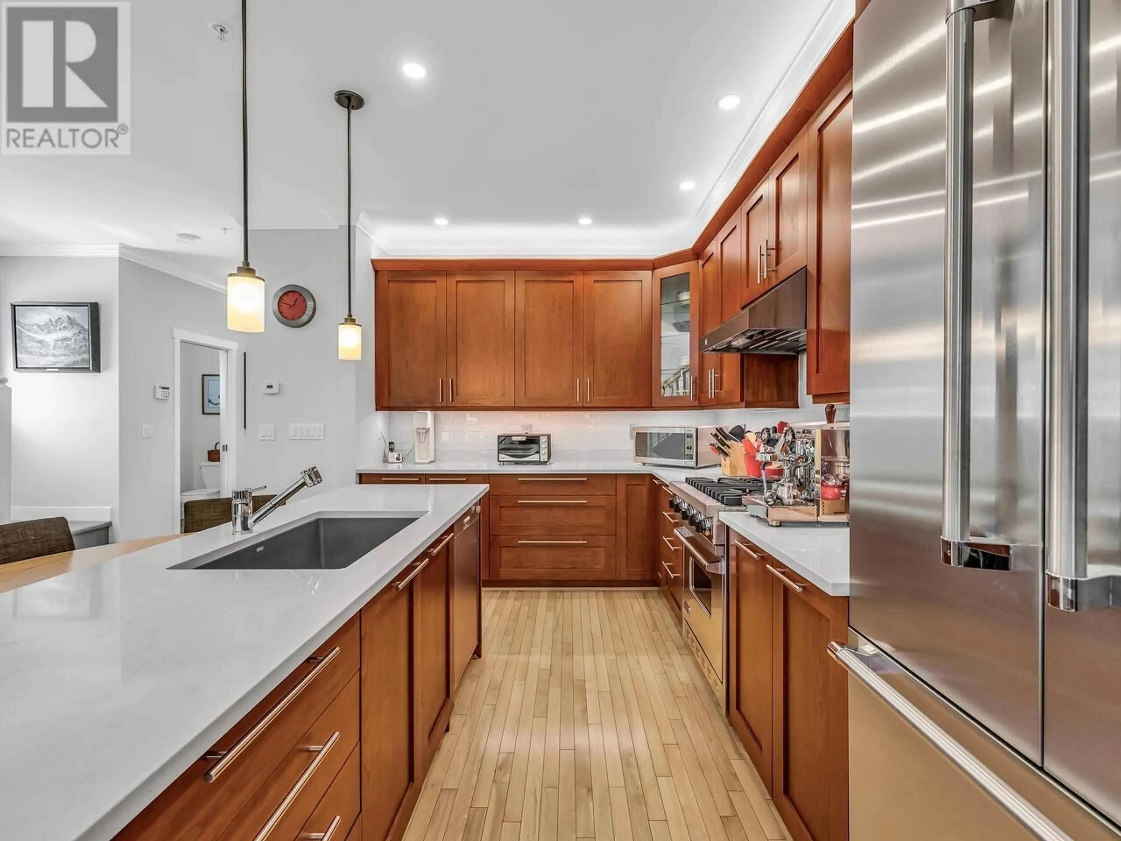 Contemporary kitchen, unknown for 4658 CAPILANO ROAD, North Vancouver British Columbia V7R4K3