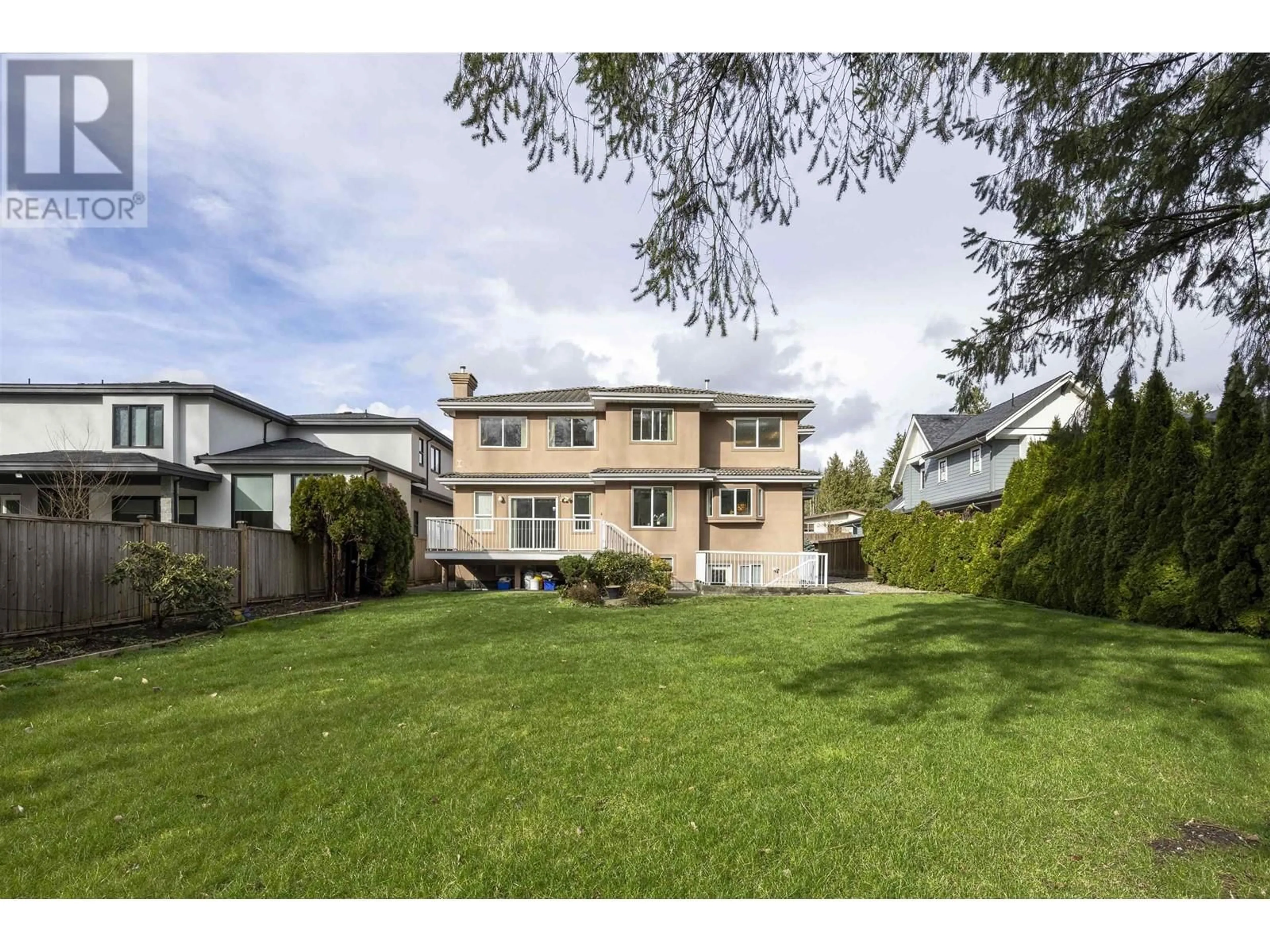 A pic from outside/outdoor area/front of a property/back of a property/a pic from drone, unknown for 5680 CEDARWOOD STREET, Burnaby British Columbia V5G2K6