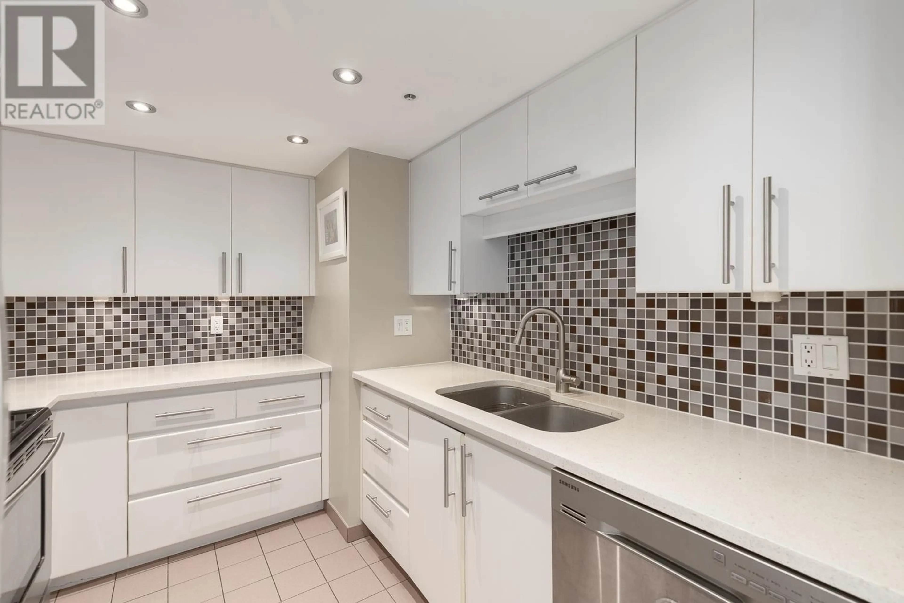 Standard kitchen, ceramic/tile floor for 805 - 1188 QUEBEC STREET, Vancouver British Columbia V6A4B3
