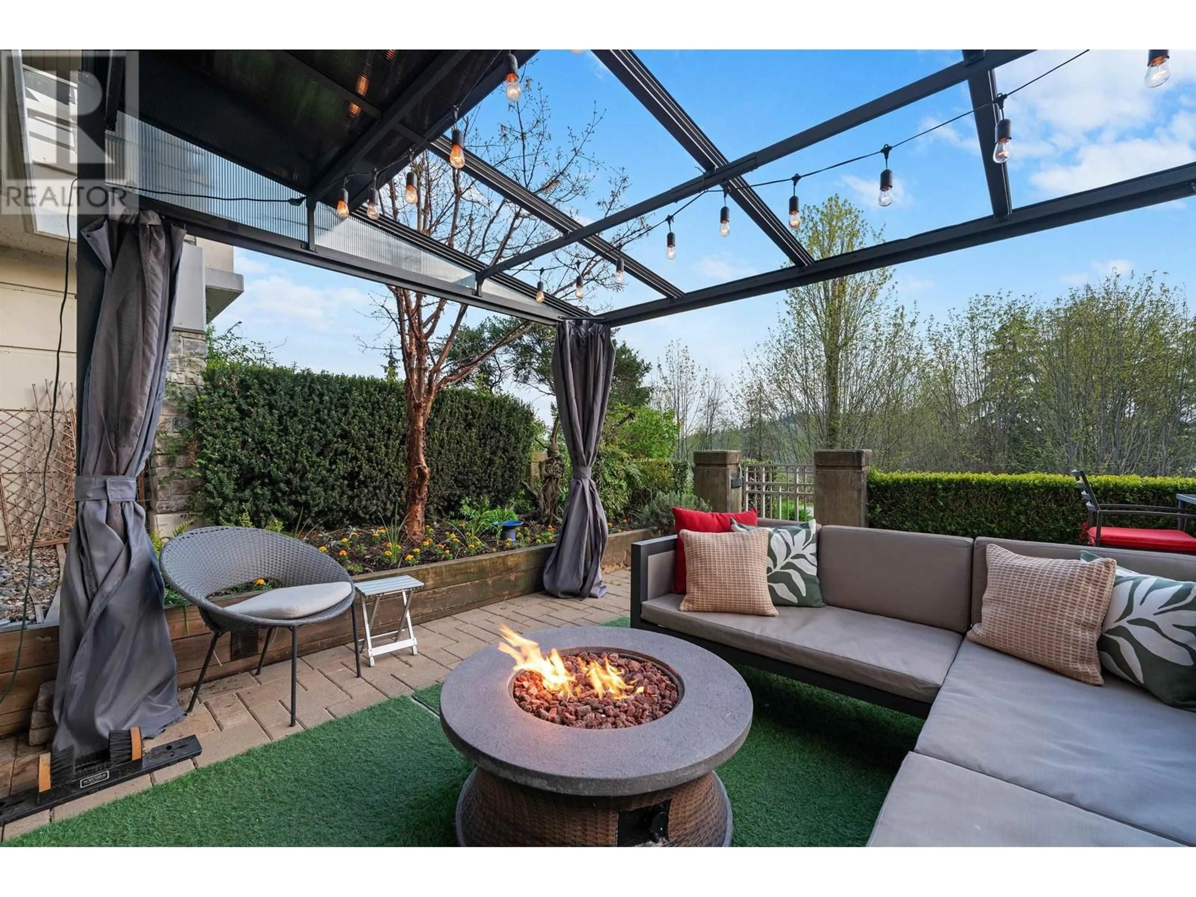 Patio, street for 109 - 560 RAVEN WOODS DRIVE, North Vancouver British Columbia V7G2T3