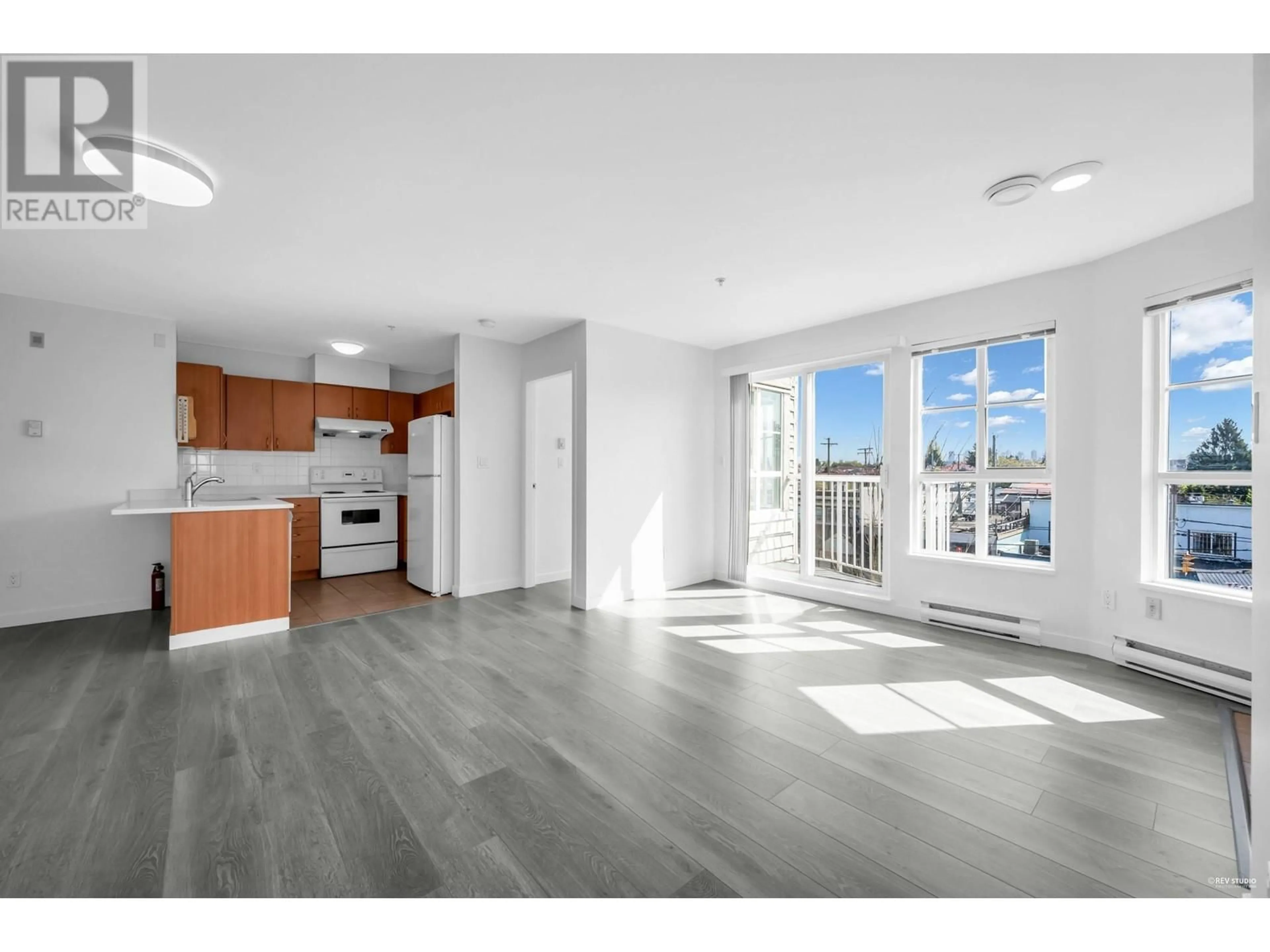 Open concept kitchen, unknown for PH 2 - 6991 VICTORIA DRIVE, Vancouver British Columbia V5P3Y7
