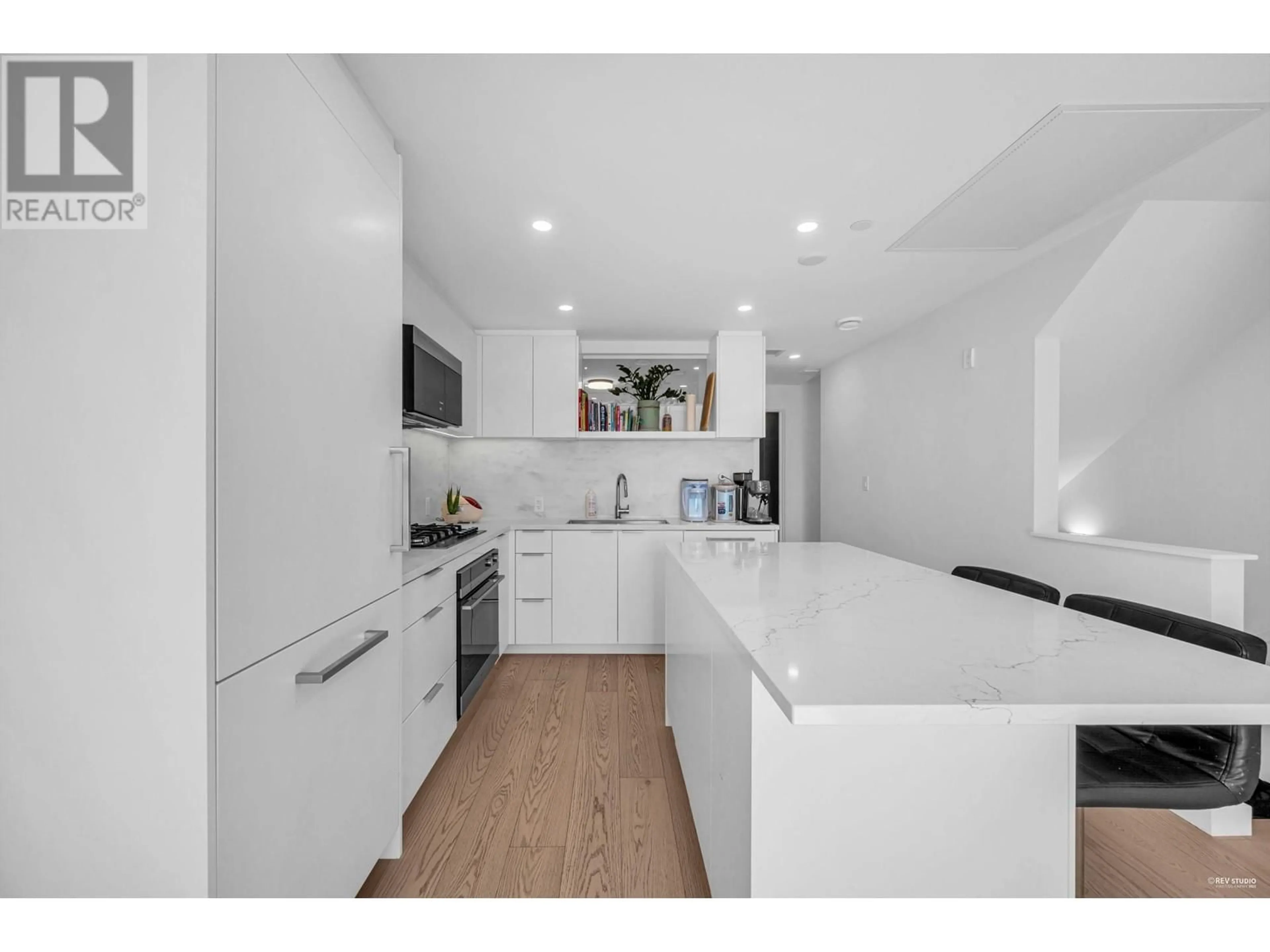 Unknown for 116 - 650 2ND STREET, North Vancouver British Columbia V7L0H5