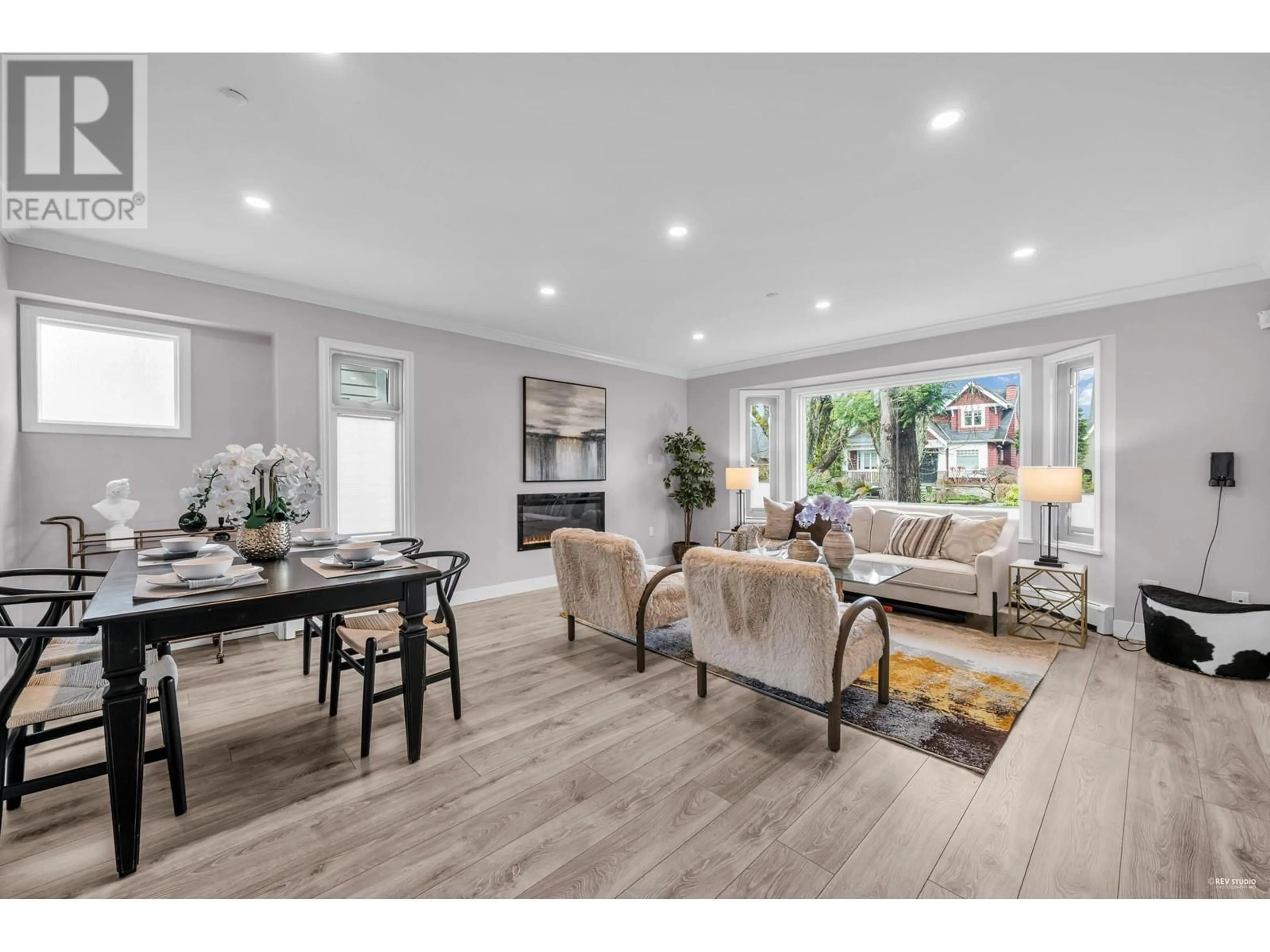 Living room with furniture, wood/laminate floor for 3968 23RD AVENUE, Vancouver British Columbia V6S1L2